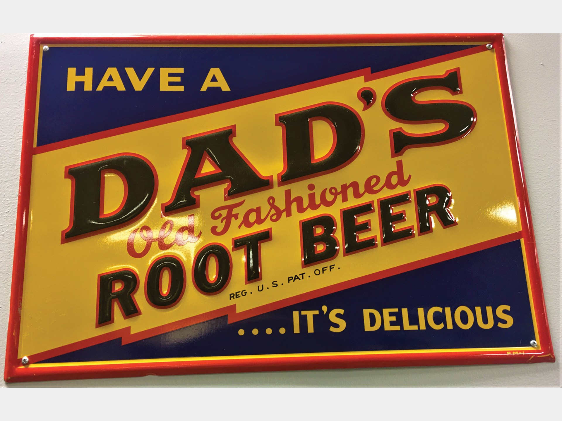 Dad‘s Old Fashioned Root Beer Sign | Auburn Fall 2018 | RM Sotheby's