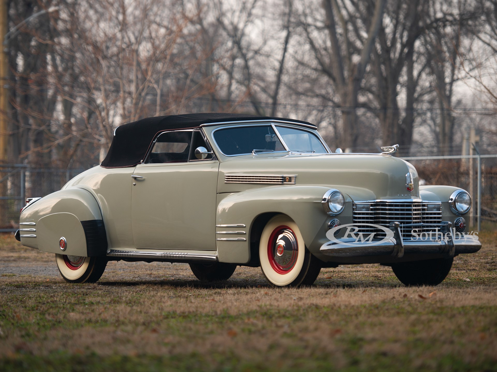 1941 Cadillac Series 62 Convertible Coupe | Arizona 2019 | RM Sotheby's