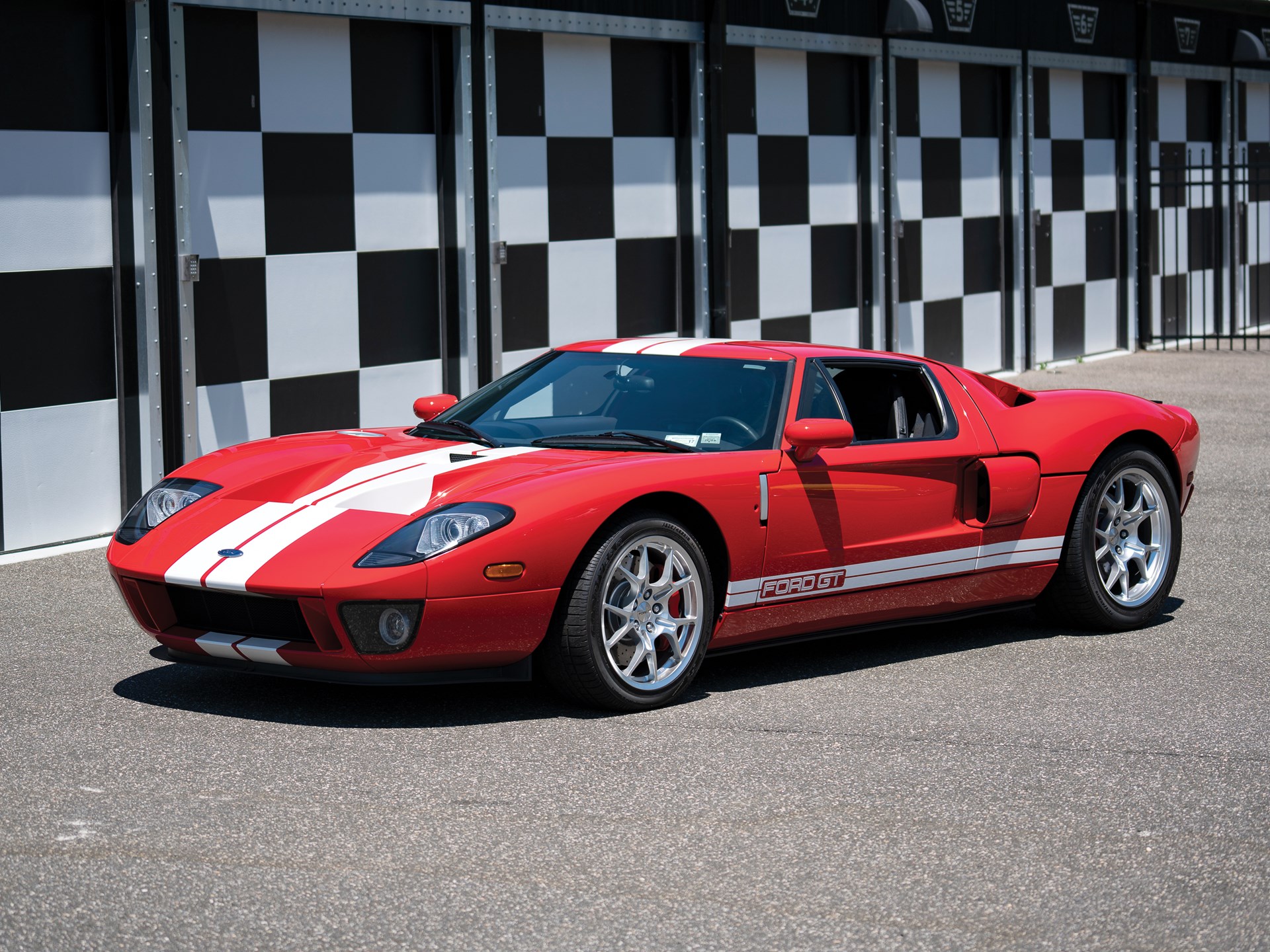 2005 Ford GT | Monterey 2018 | RM Sotheby's