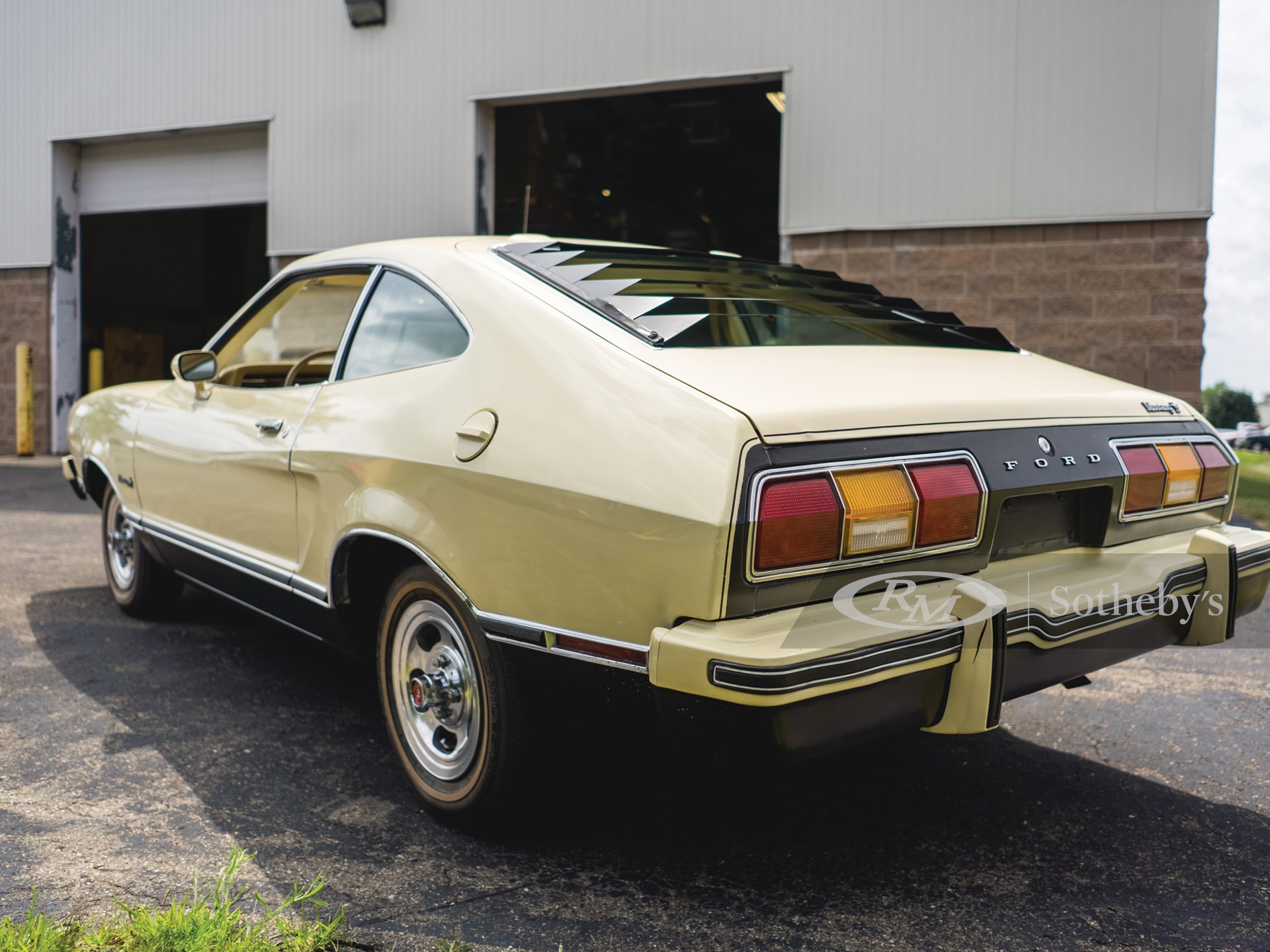 1976 Ford Mustang Mach 1 | Auburn Fall 2019 | RM Auctions