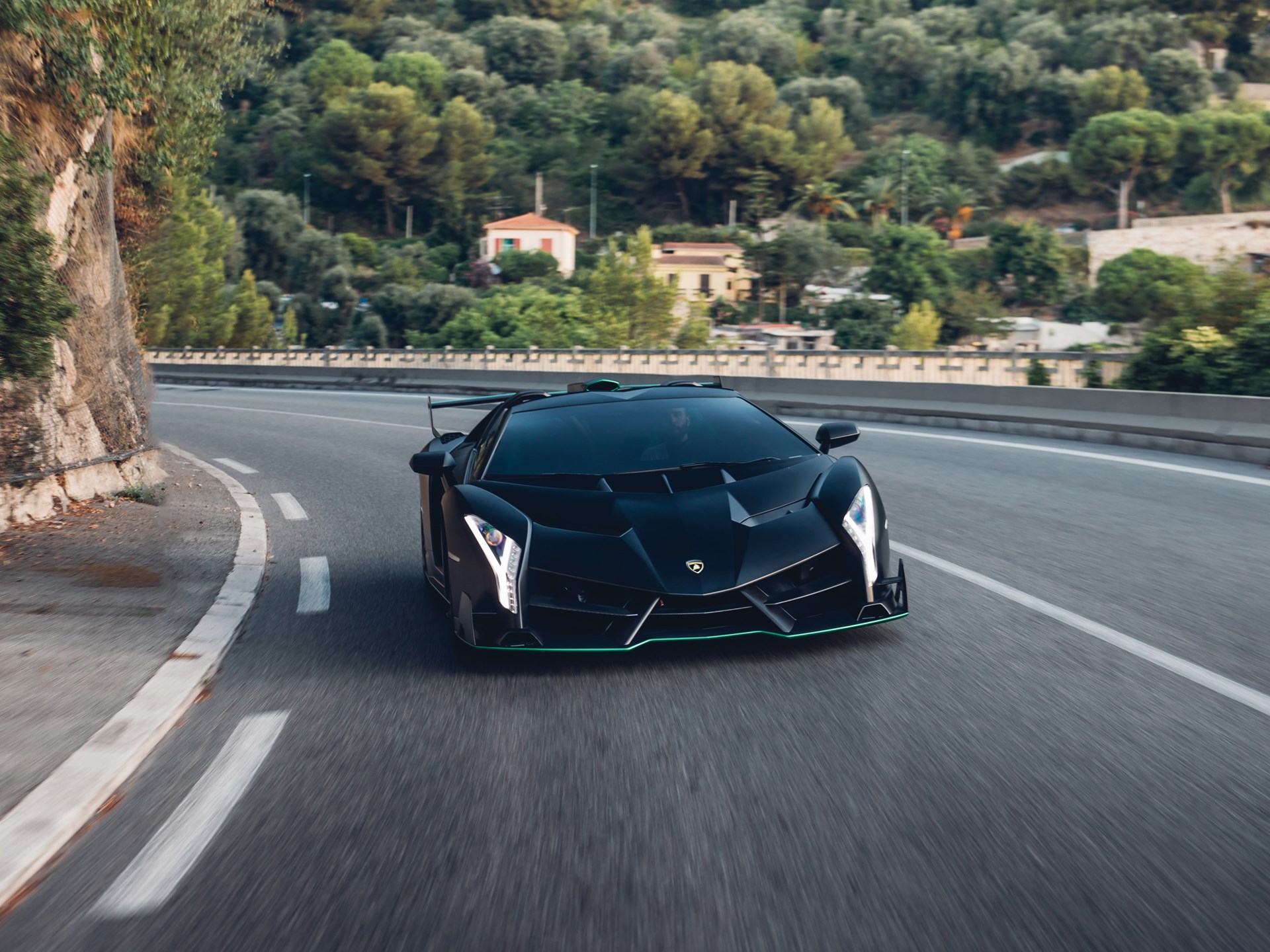 Lamborghini Aventador Sv Roadster Pris