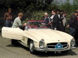 Ron Cushway shows off his car at a 300 SL Club meeting in 1991.