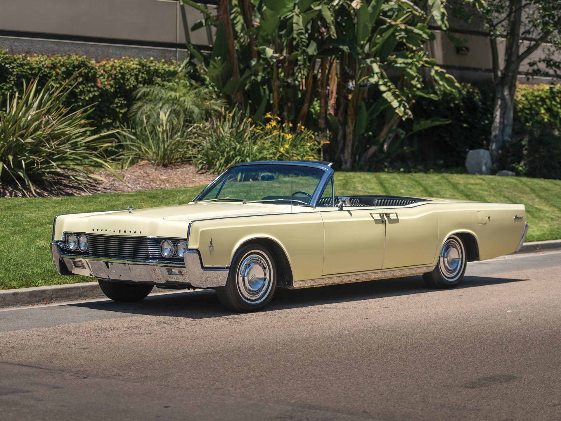 Lincoln Continental 1966 Convertible