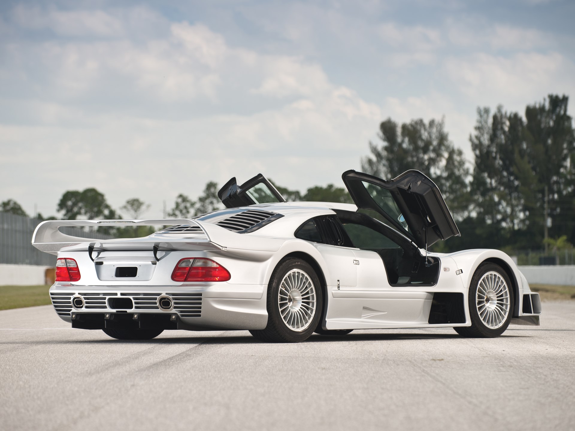 Мерседес Бенц CLK GTR AMG