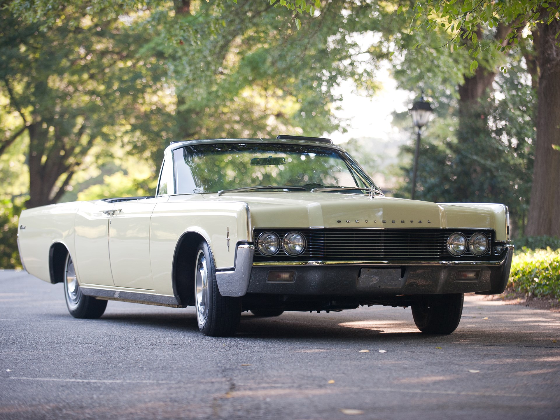 Lincoln Continental 1966 Convertible