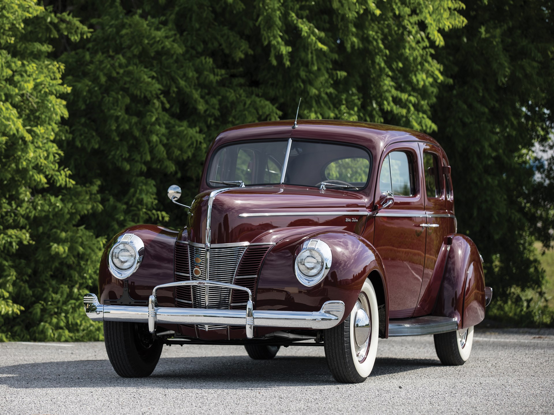 Rm Sotheby S 1940 Ford V 8 Deluxe Fordor Sedan The