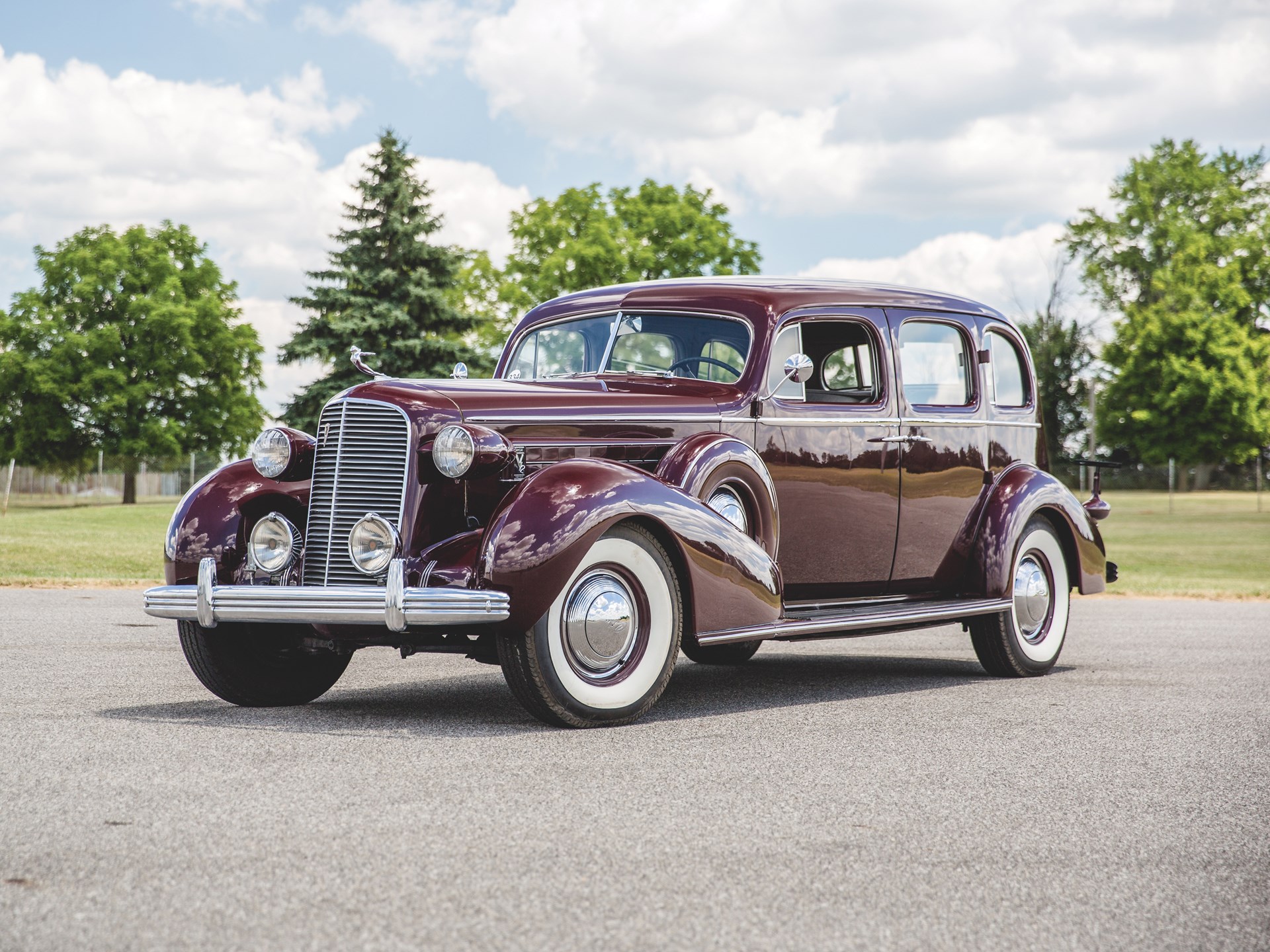 1936 Cadillac V-12 Town Sedan | Auburn Fall 2018 | RM Sotheby's