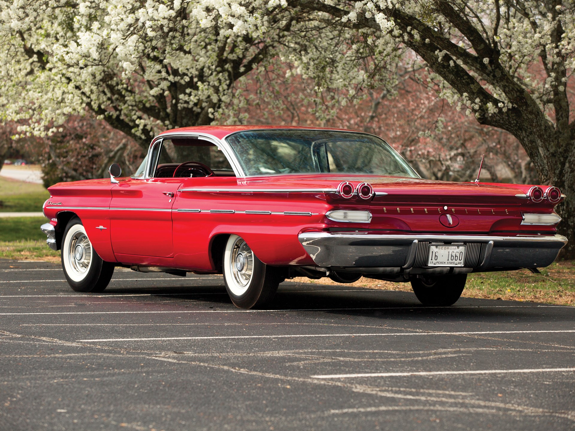 1960 Pontiac Bonneville Sport Coupe | Motor City 2015 | RM Sotheby's