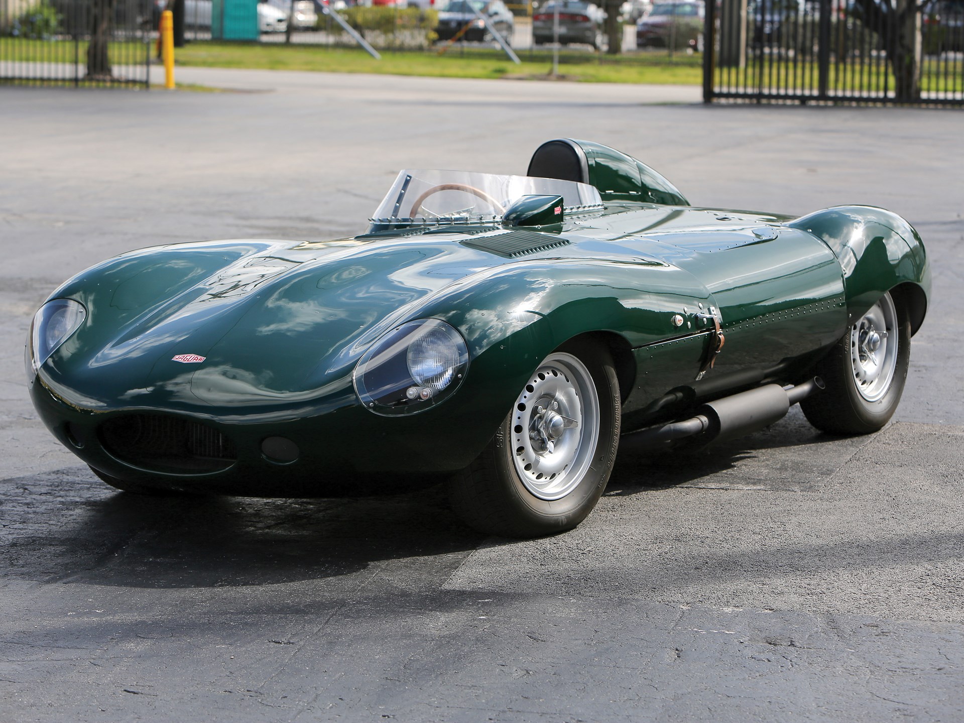 Jaguar d type. Ягуар и тайп 1960. Ягуар d Type. Ягуар е тайп 1968.