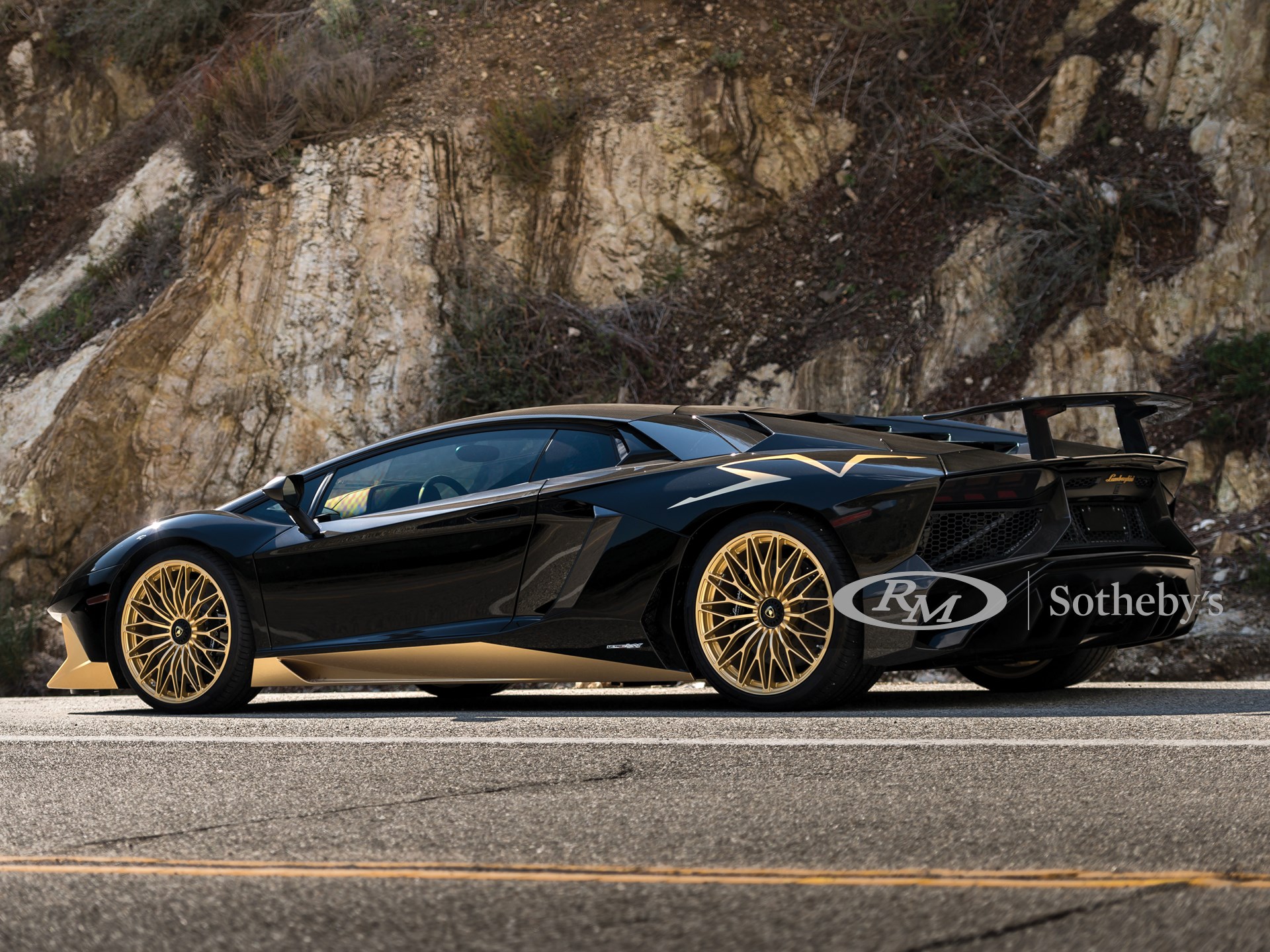 Lamborghini Aventador SV Gold