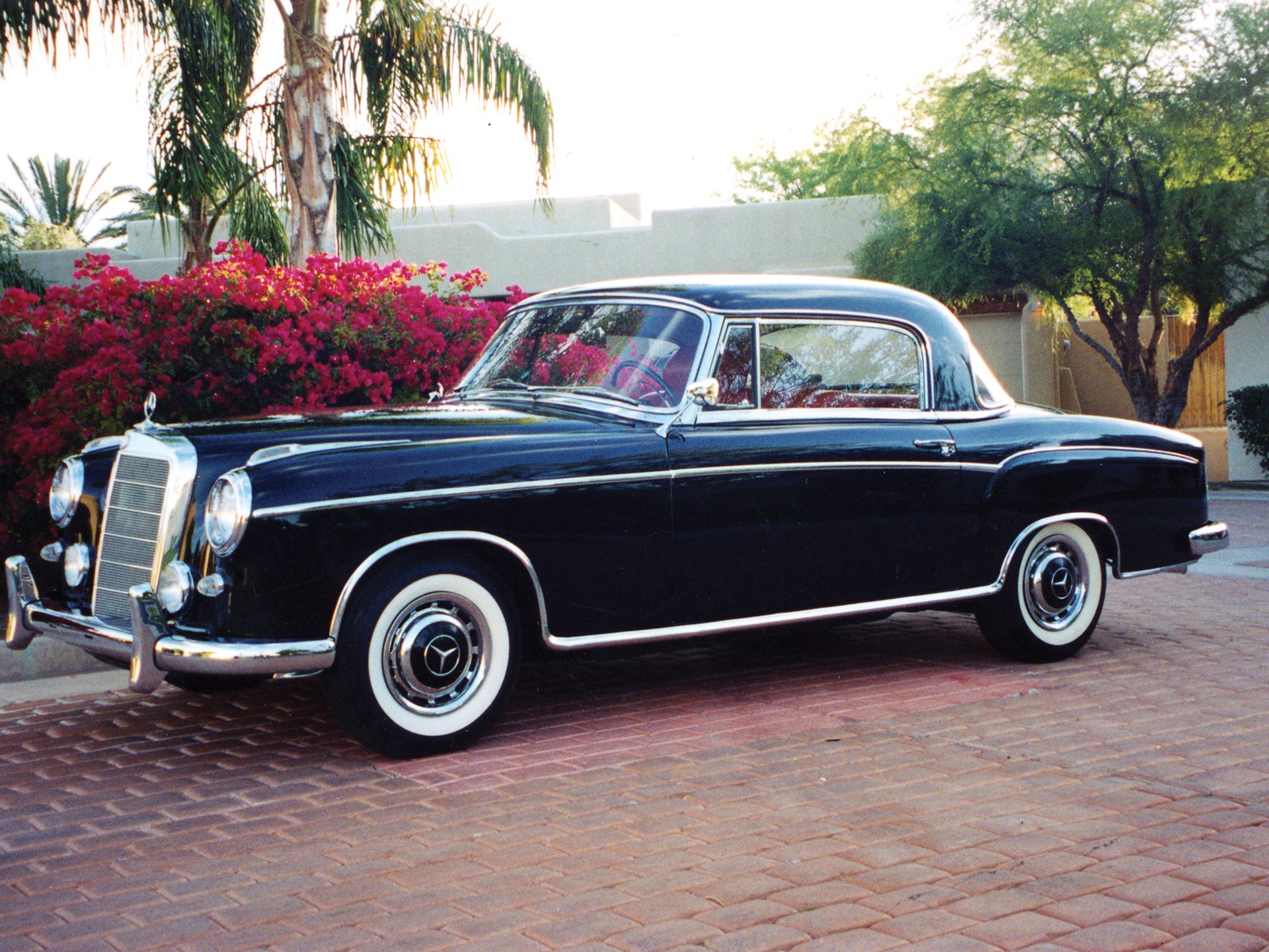 Mercedes Benz 220 s Coupe