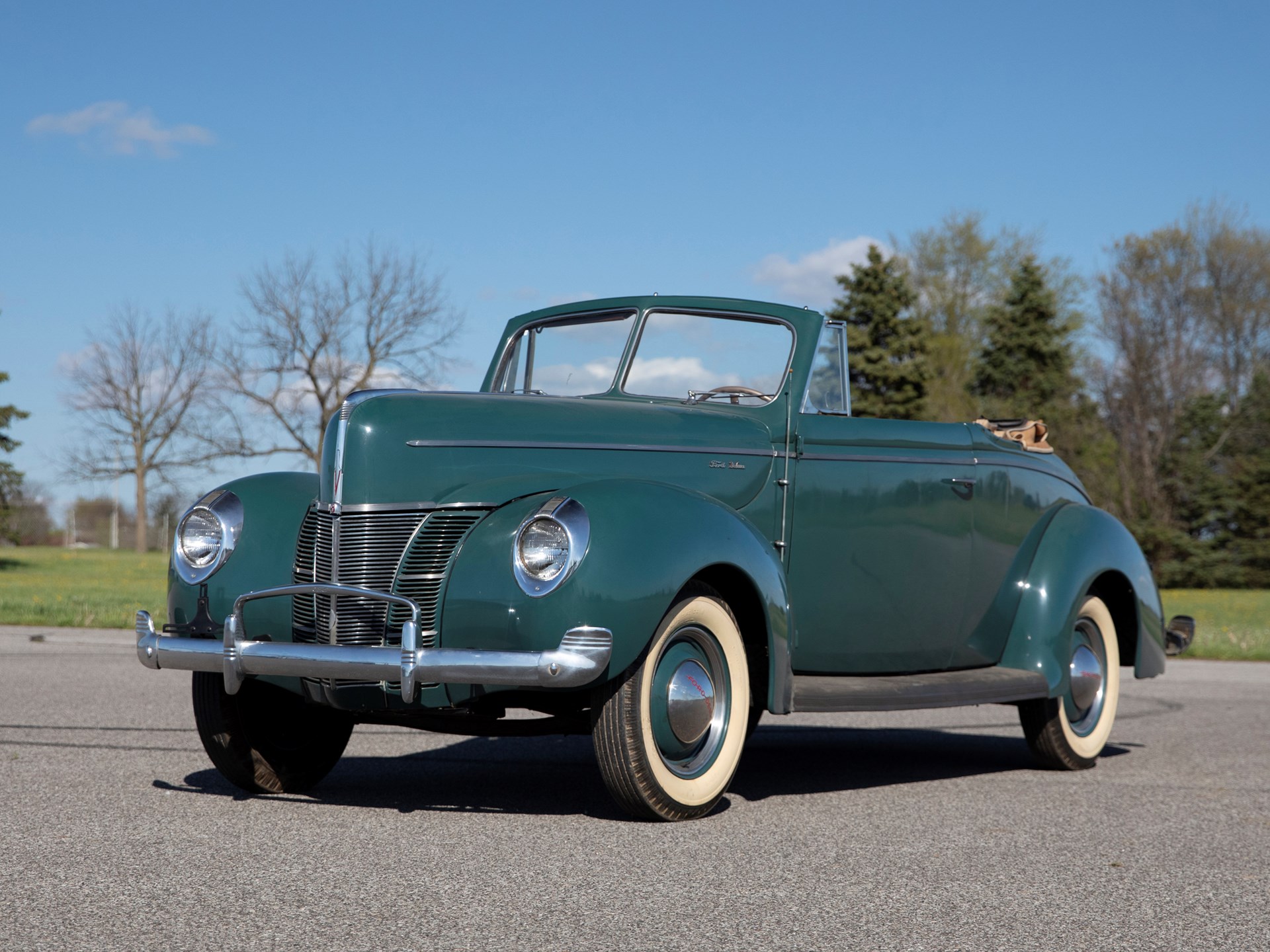 1940 Ford DeLuxe Convertible Club Coupe | Auburn Fall 2021 | RM Sotheby's