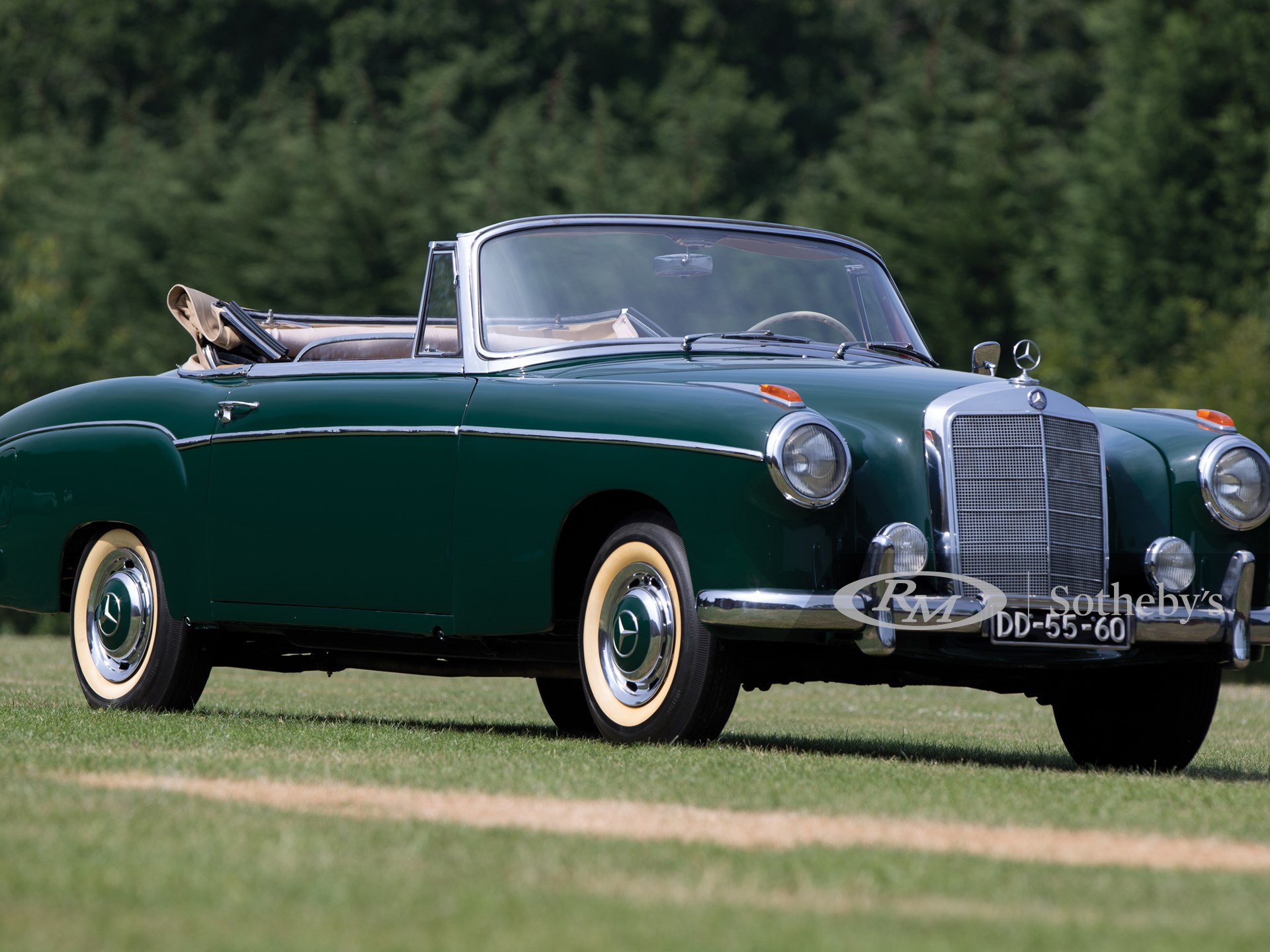 1957 Mercedes-Benz 220 S Cabriolet | London 2013 | RM Sotheby’s