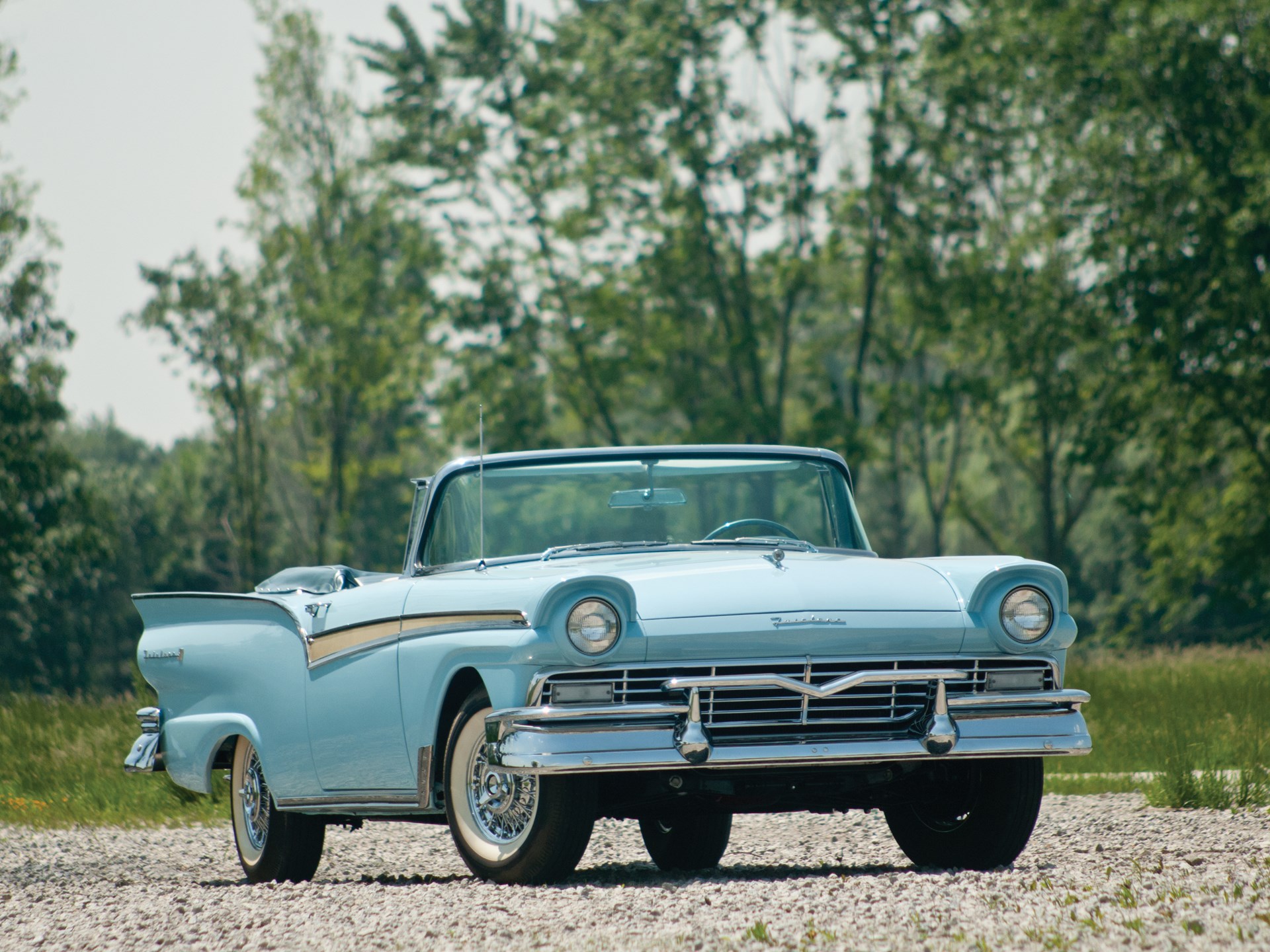 1957 Ford Fairlane 500 Sunliner