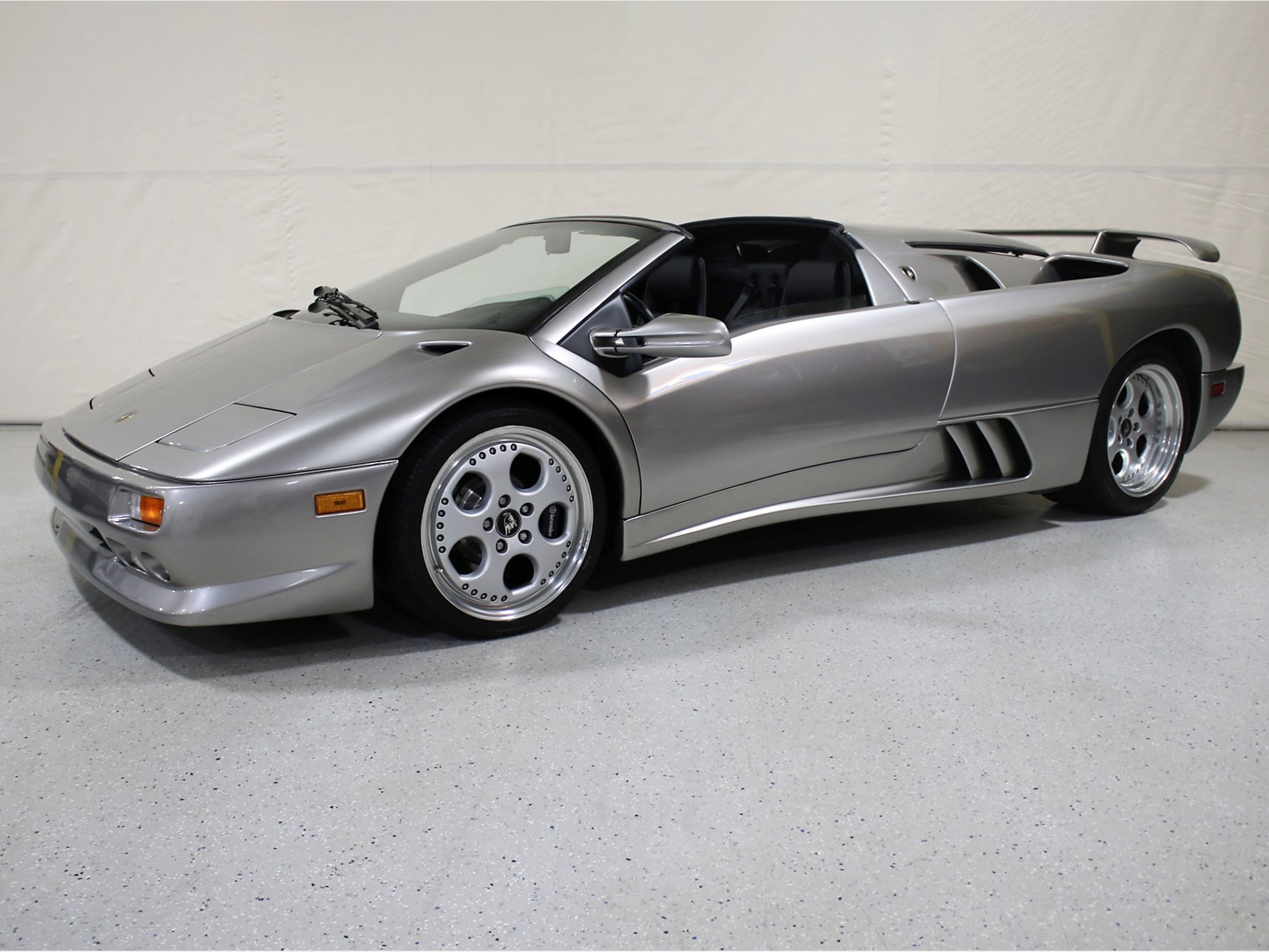 1998 Lamborghini Diablo VT Roadster | Fort Lauderdale 2022 | RM Sotheby's
