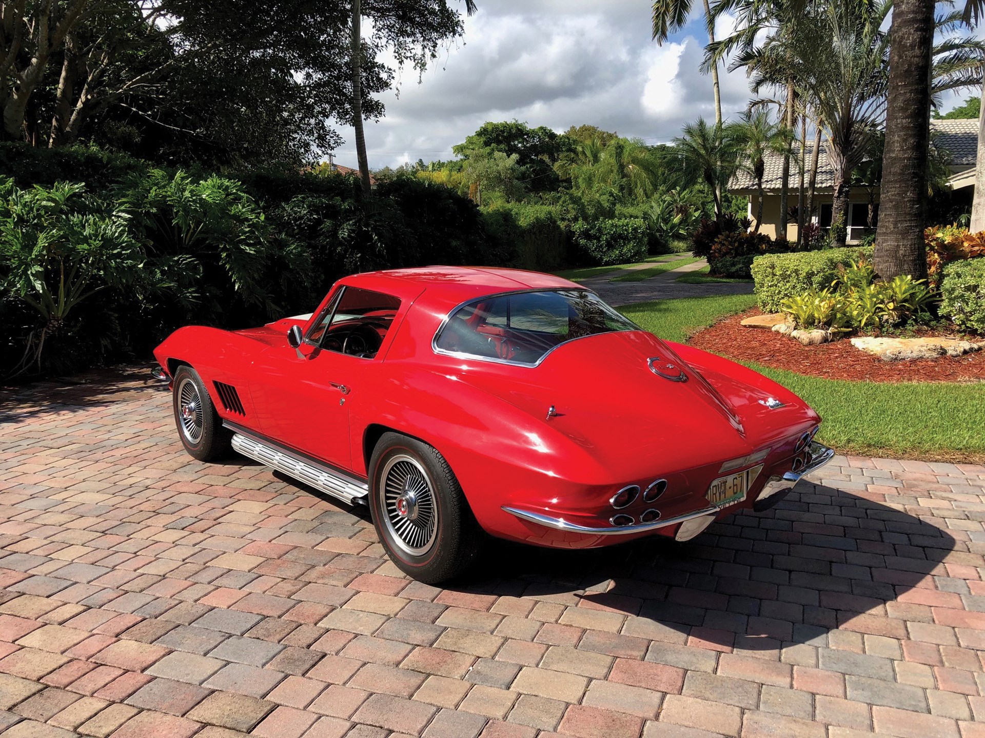 Chevrolet corvette stingray 427