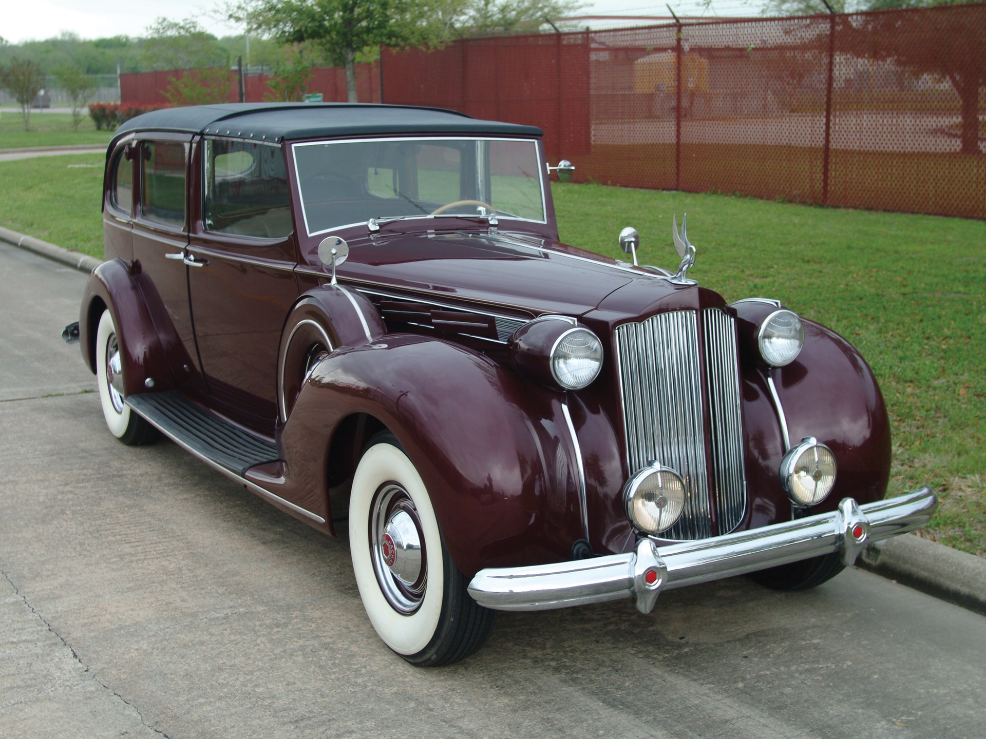 Паккард 1938 Twelve
