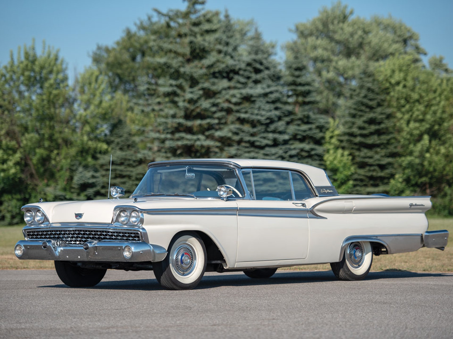 1957 Ford Fairlane 500 Sunliner