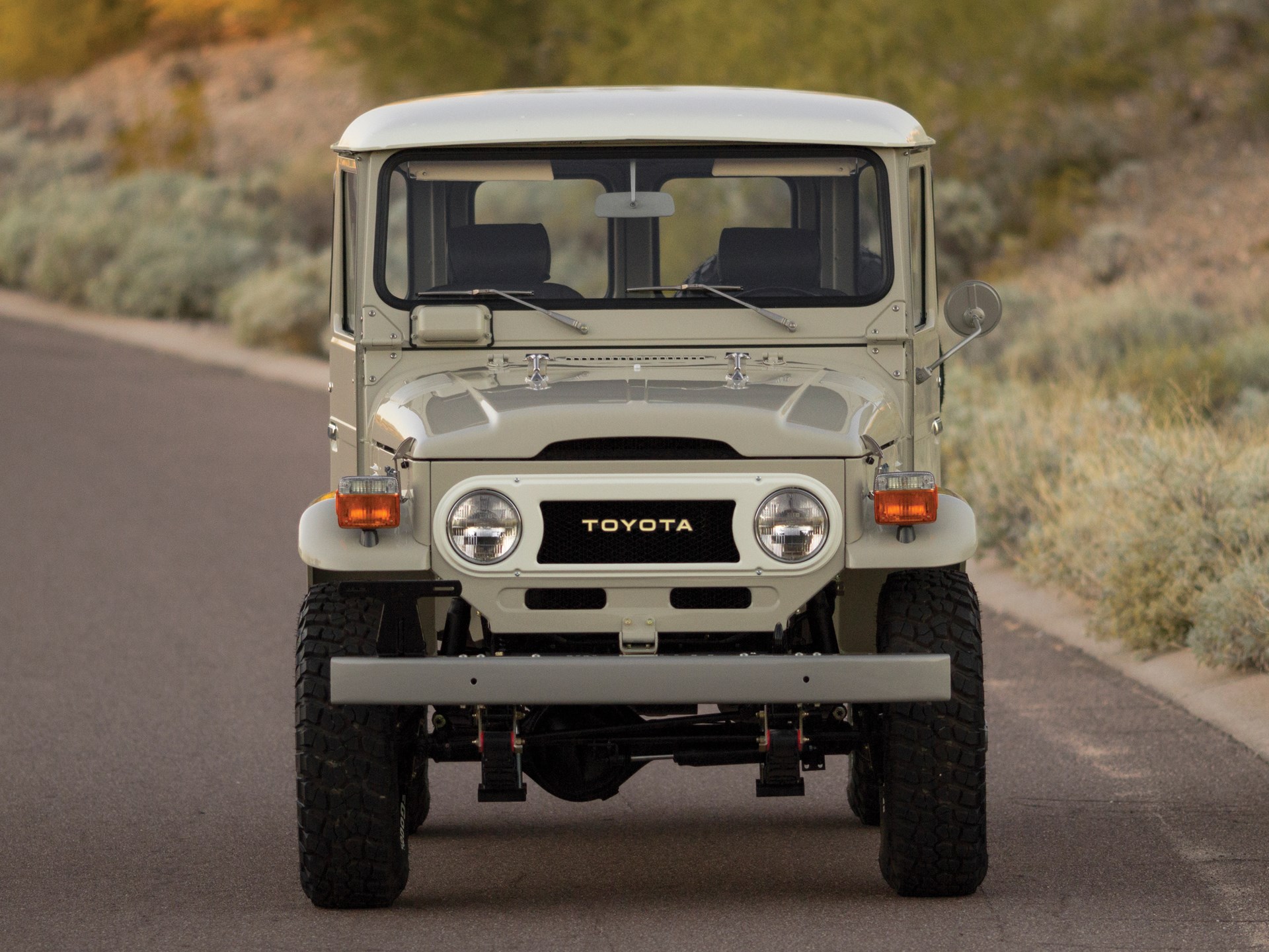Toyota FJ Cruiser and fj40