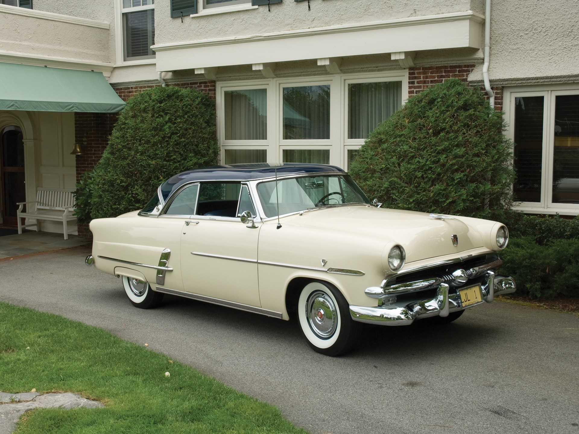 1954 Ford Crestline Sunliner Convertible