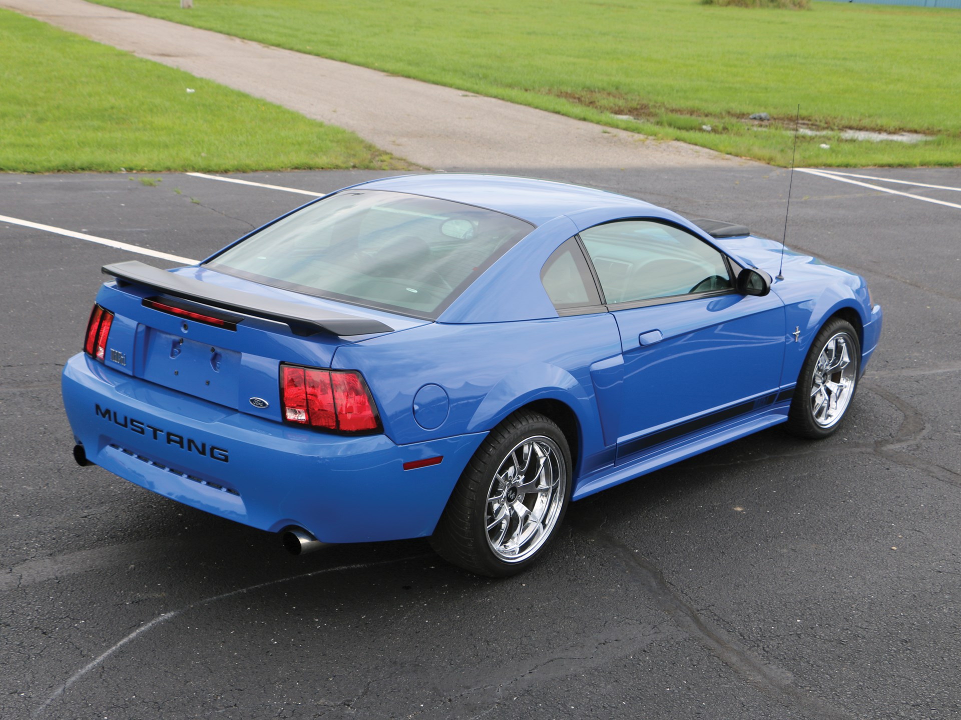 2003 Ford Mustang Mach 1