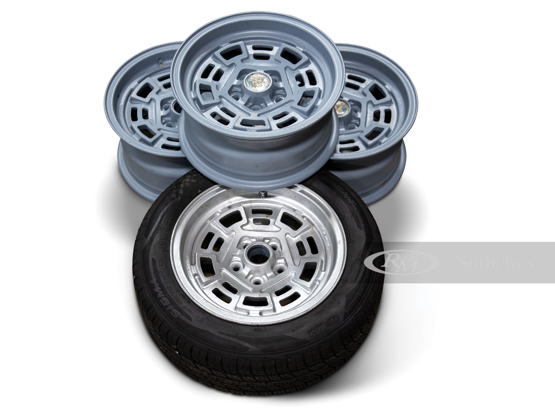 De Tomaso Pantera Campagnolo 15-in. Wheels | The Elkhart Collection ...