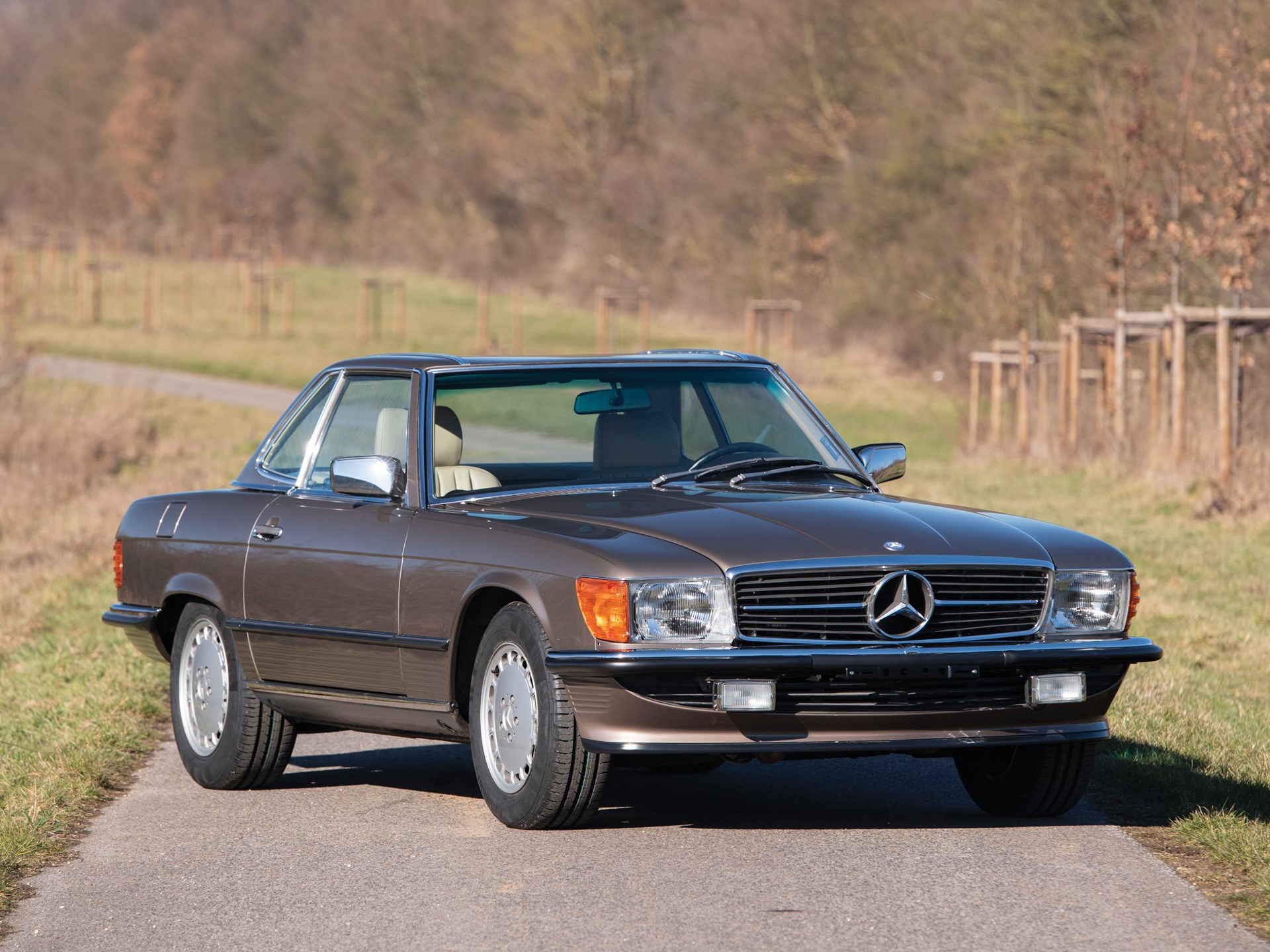 Мерседес 1988. 1988 Mercedes-Benz SL. Mercedes 560sl 1988. Мерседес sl560 1988. Mercedes SL 1988.