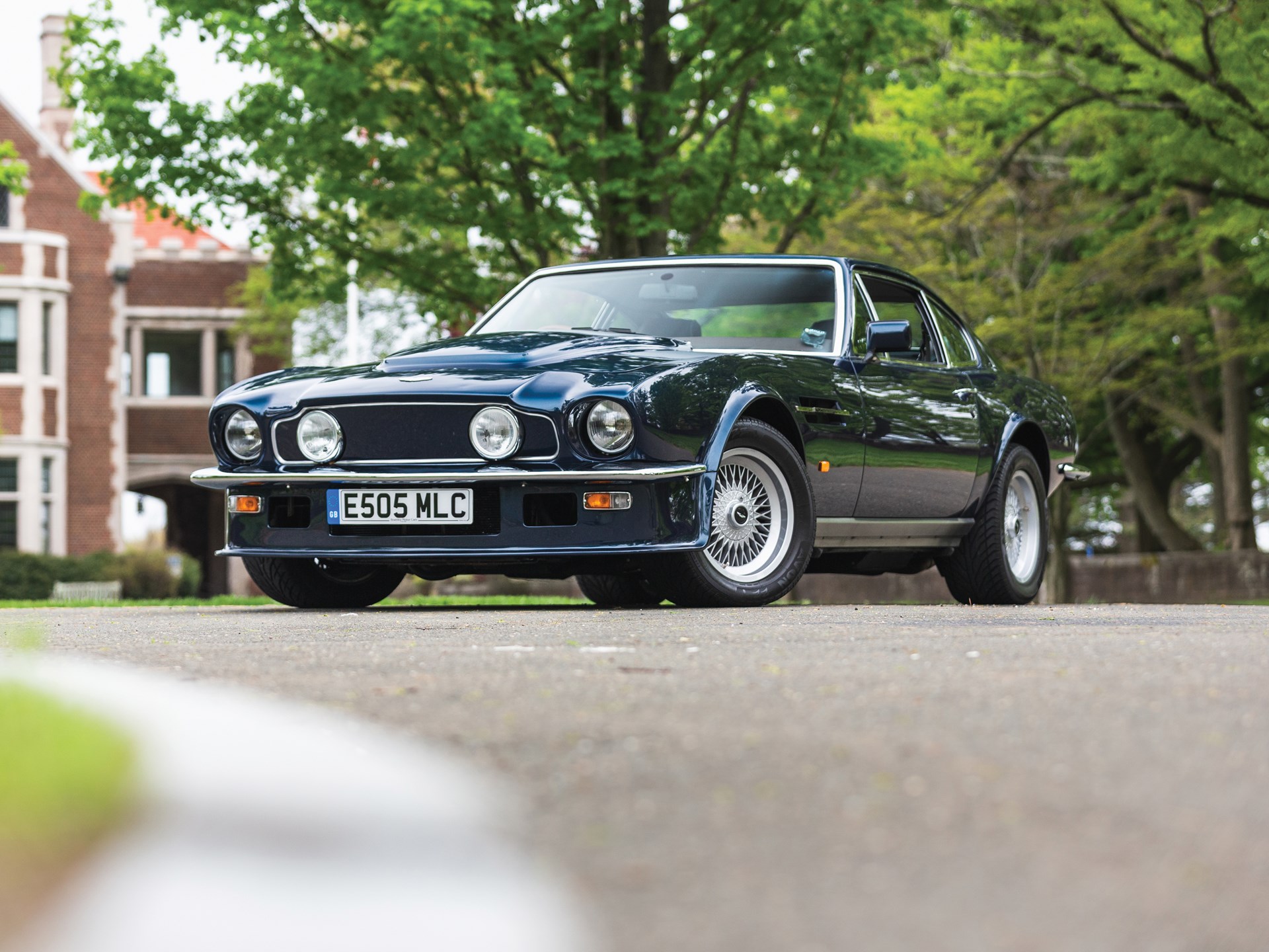 Aston Martin v8 Vantage