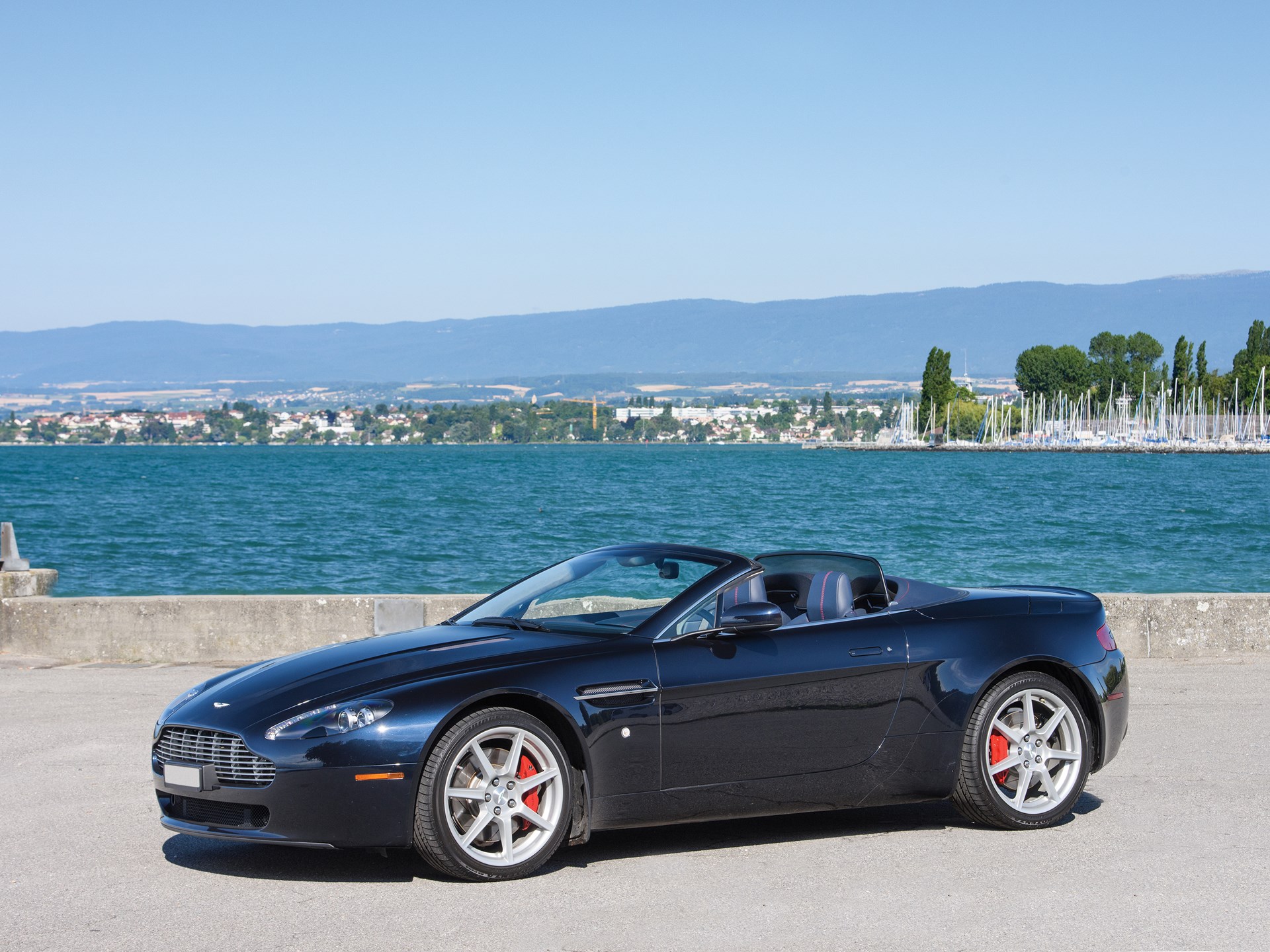 Aston Martin v8 Vantage 2008 кабриолет