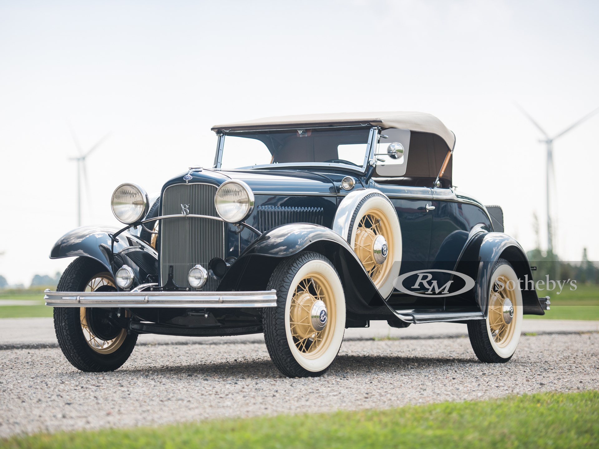 1932 Ford V-8 DeLuxe Roadster | Hershey 2016 | RM Auctions