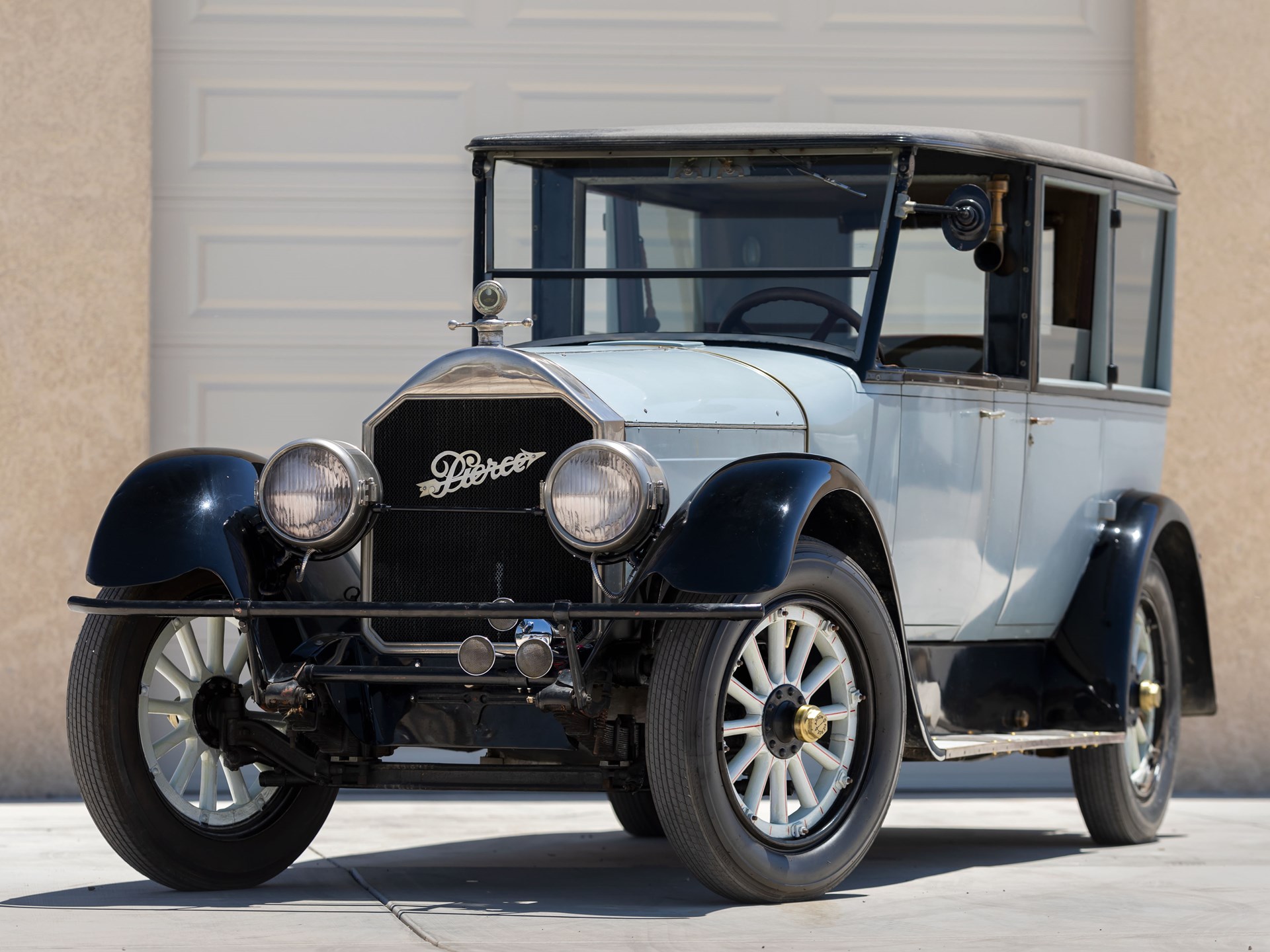 1922 Pierce Arrow Model 33 Enclosed Drive Limousine Hershey 2023 Rm