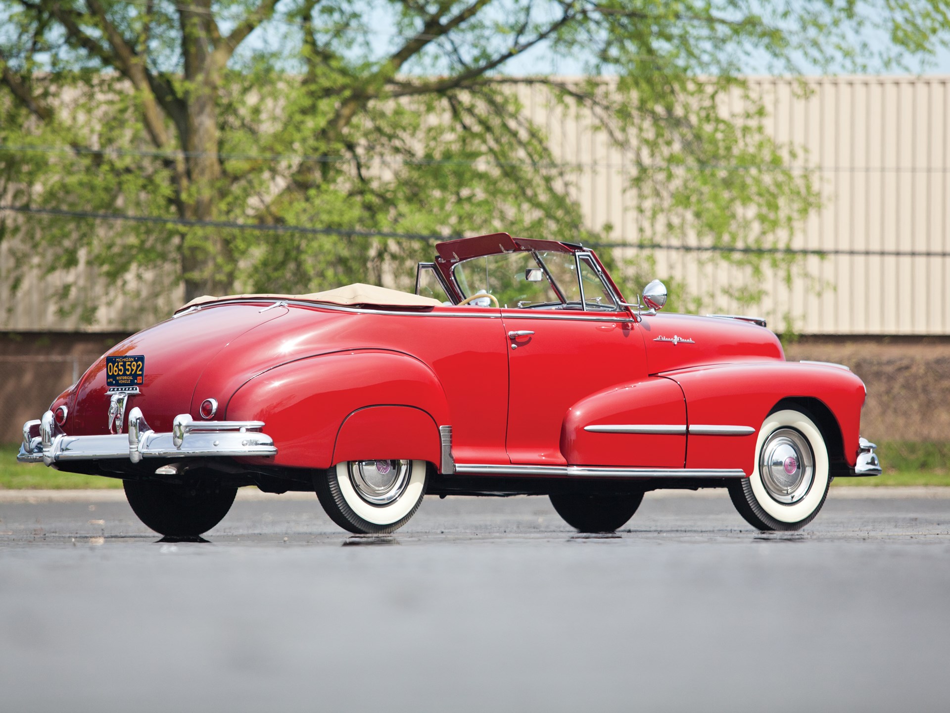 1948 Pontiac Torpedo Eight Deluxe Convertible | Motor City 2014 | RM ...