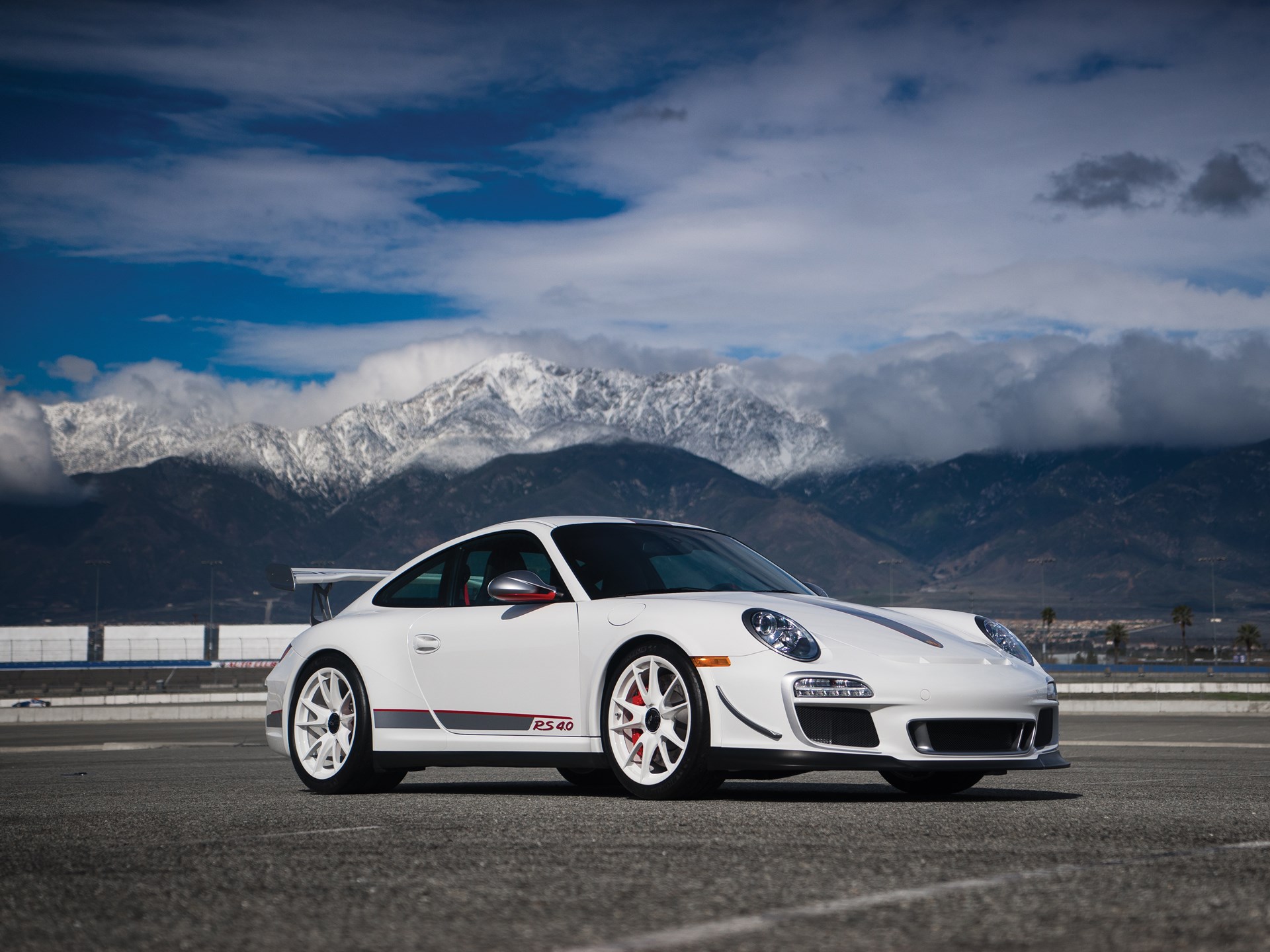 Порше 911 море