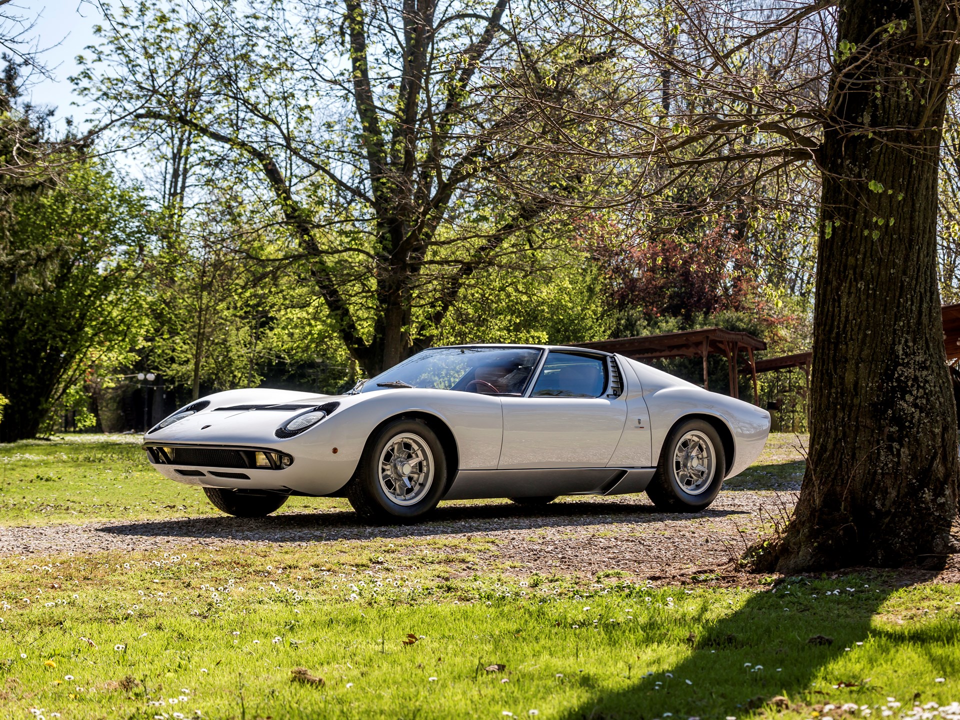 1968 Lamborghini Miura P400 by Bertone | Villa Erba 2023 | RM