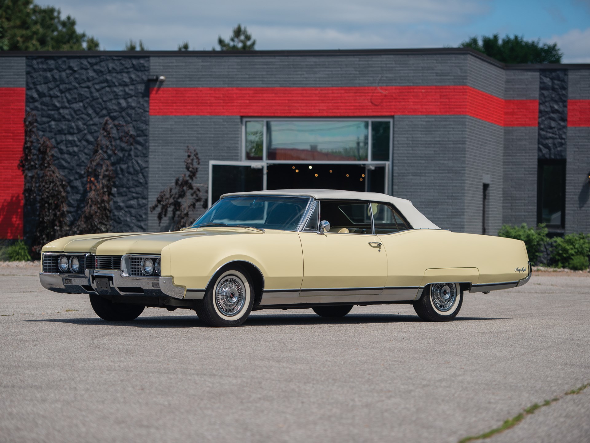 1967 Oldsmobile Ninety Eight Convertible | Auburn Fall 2018 | RM Sotheby's