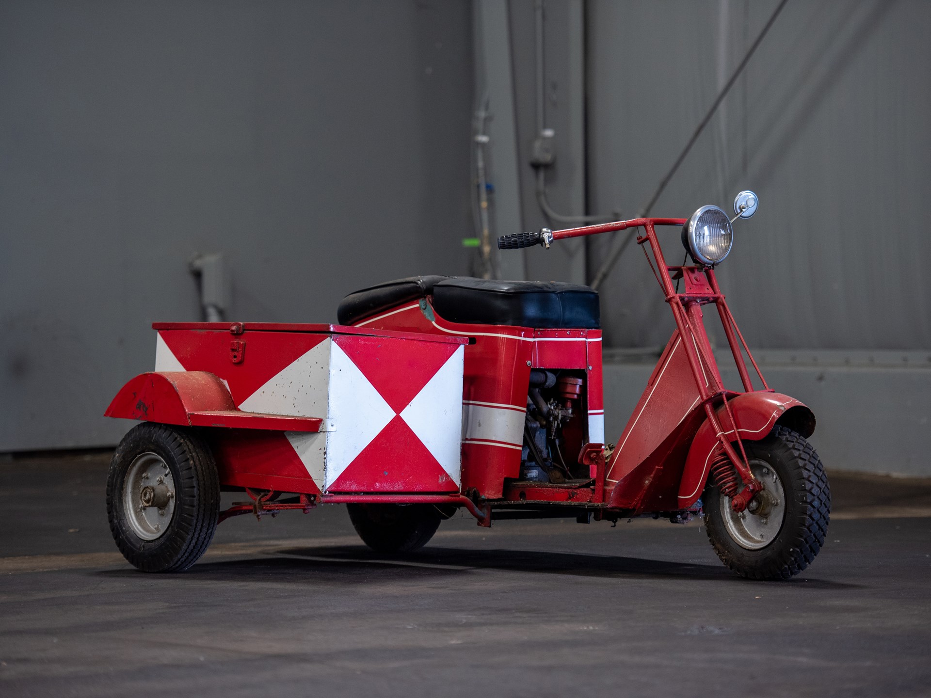 Cushman Ice Cream Trike | Auburn Fall 2021 | RM Sotheby's