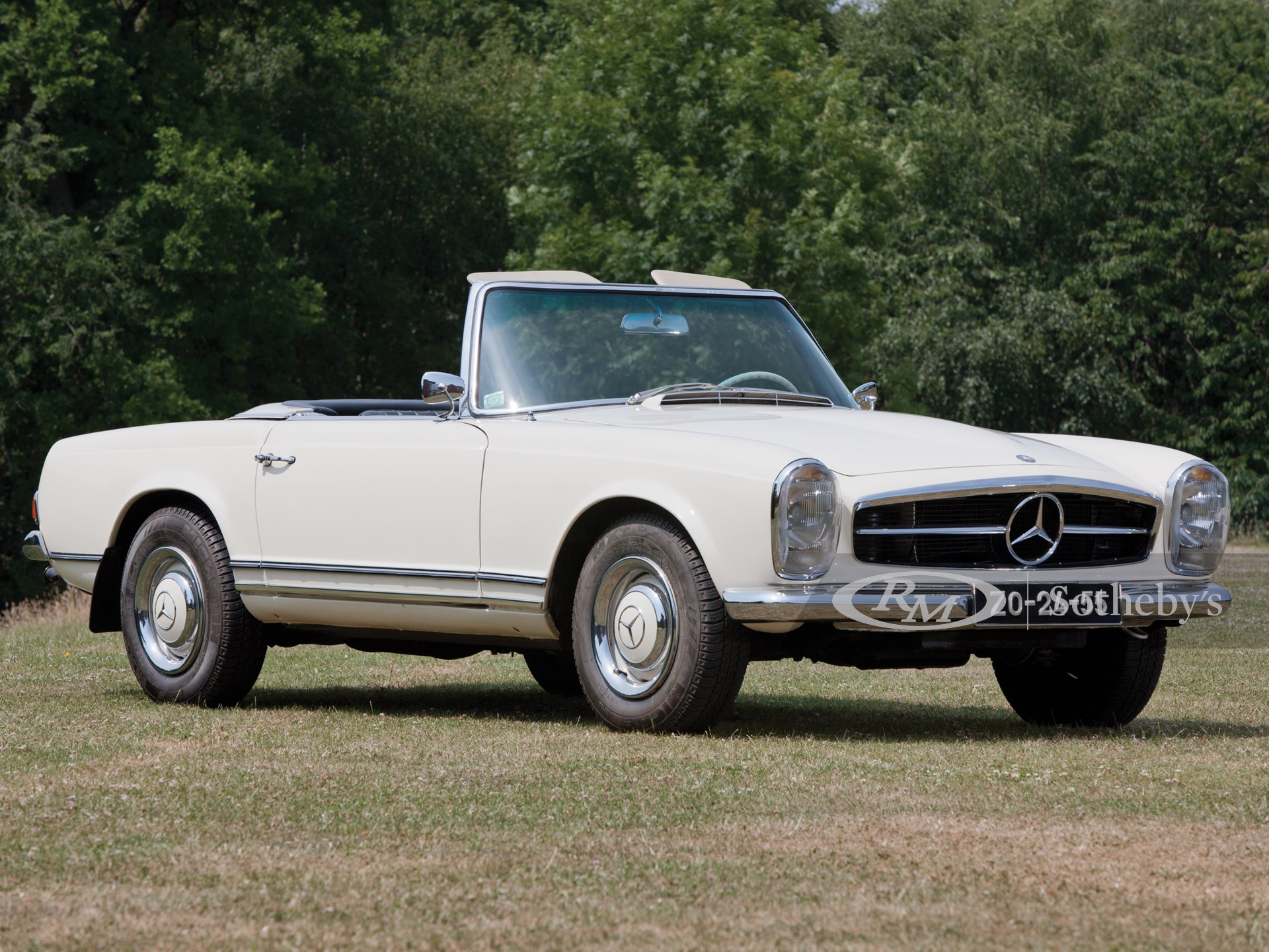 1963 Mercedes-Benz 230 SL 'Pagoda' Roadster | London 2013 | RM Sotheby's