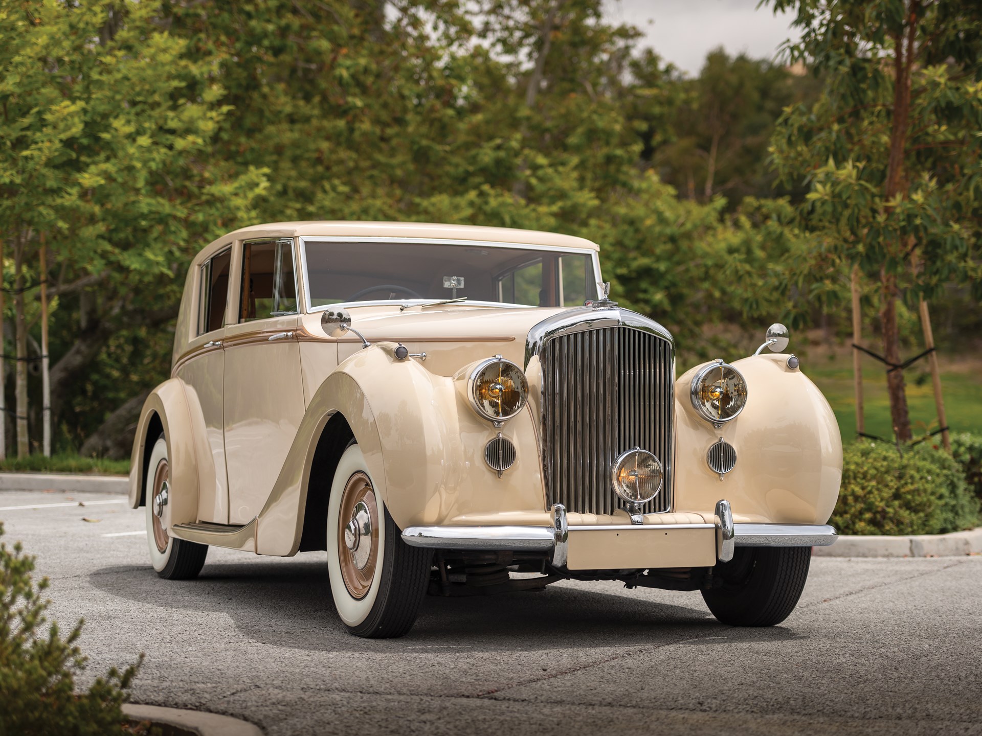 RM Sotheby's - 1947 Bentley Mark VI Saloon by Freestone & Webb ...