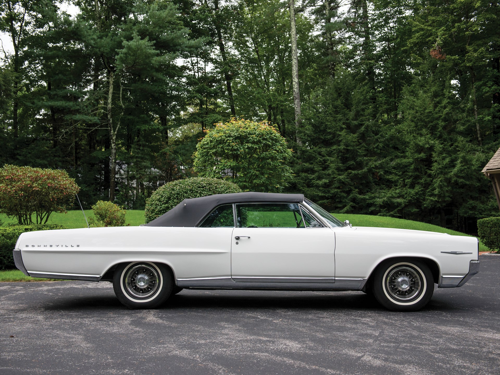 1964 Pontiac Bonneville Convertible | Hershey 2018 | RM Sotheby's