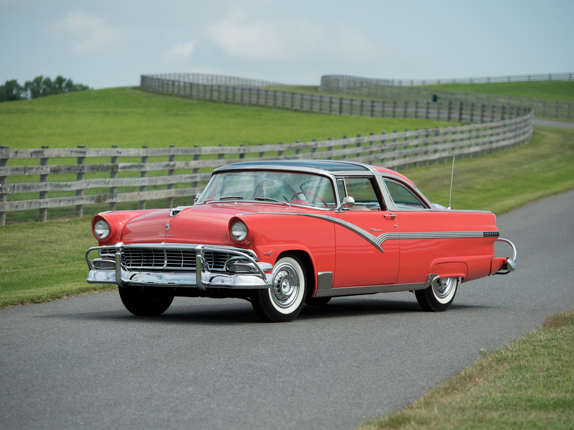 Ford Fairlane 1956