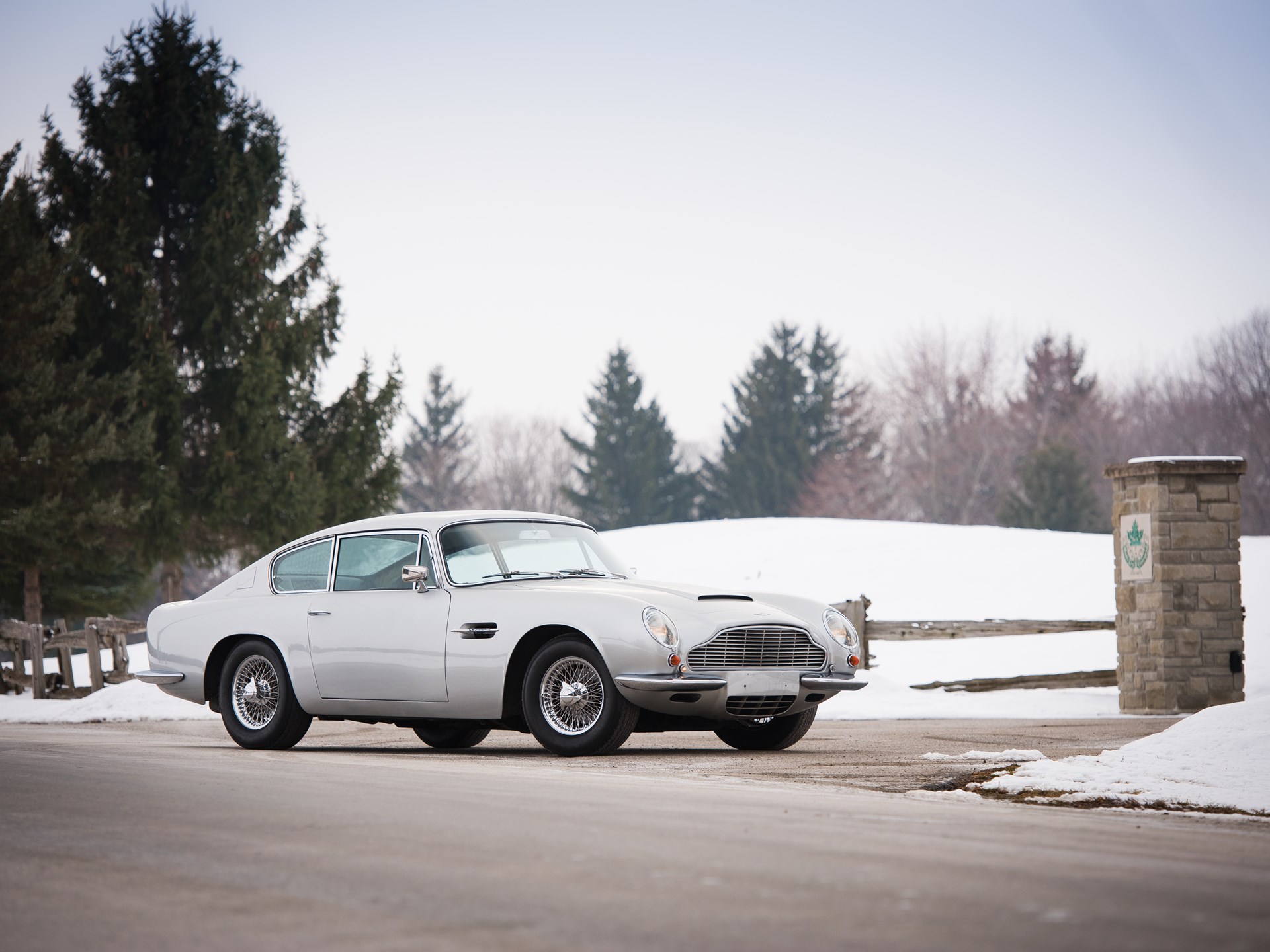 1970 Aston Martin DB6 Mk II | Amelia Island 2015 | RM Sotheby's