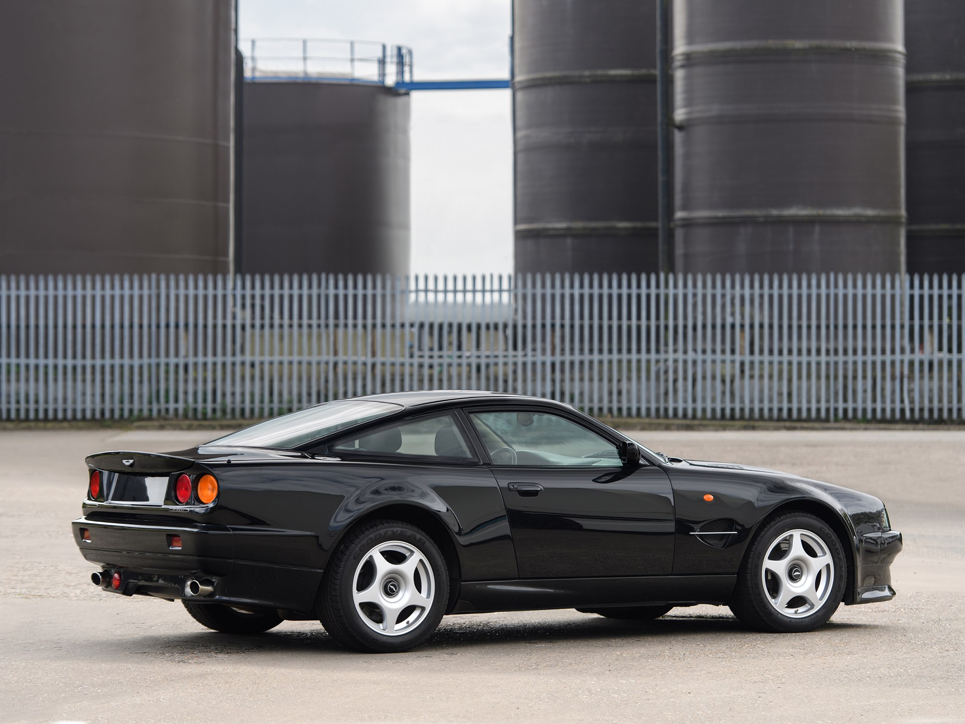 Aston Martin v8 Vantage Coupe