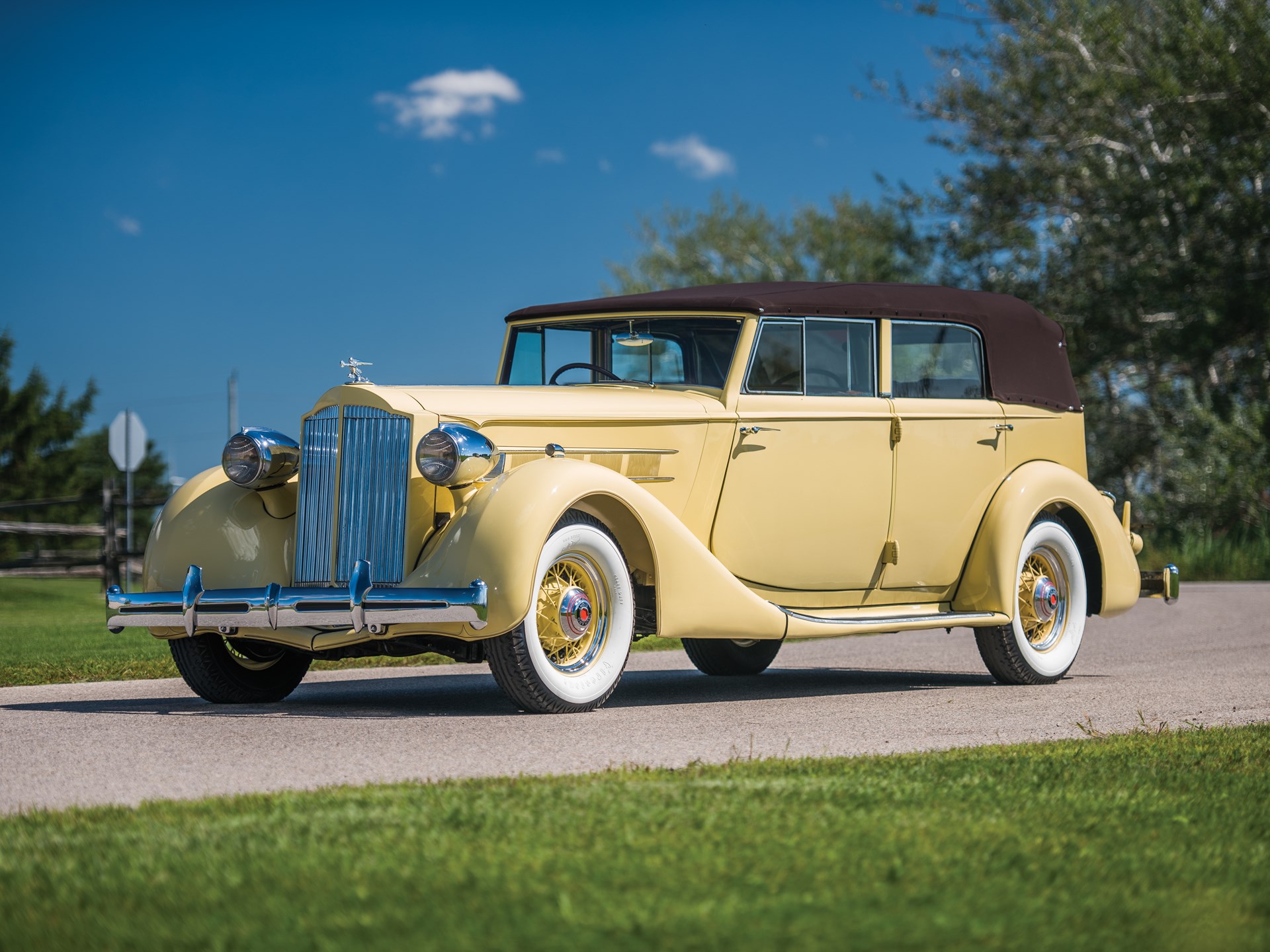 RM Sotheby's 1935 Packard Eight Convertible Sedan Hershey 2016