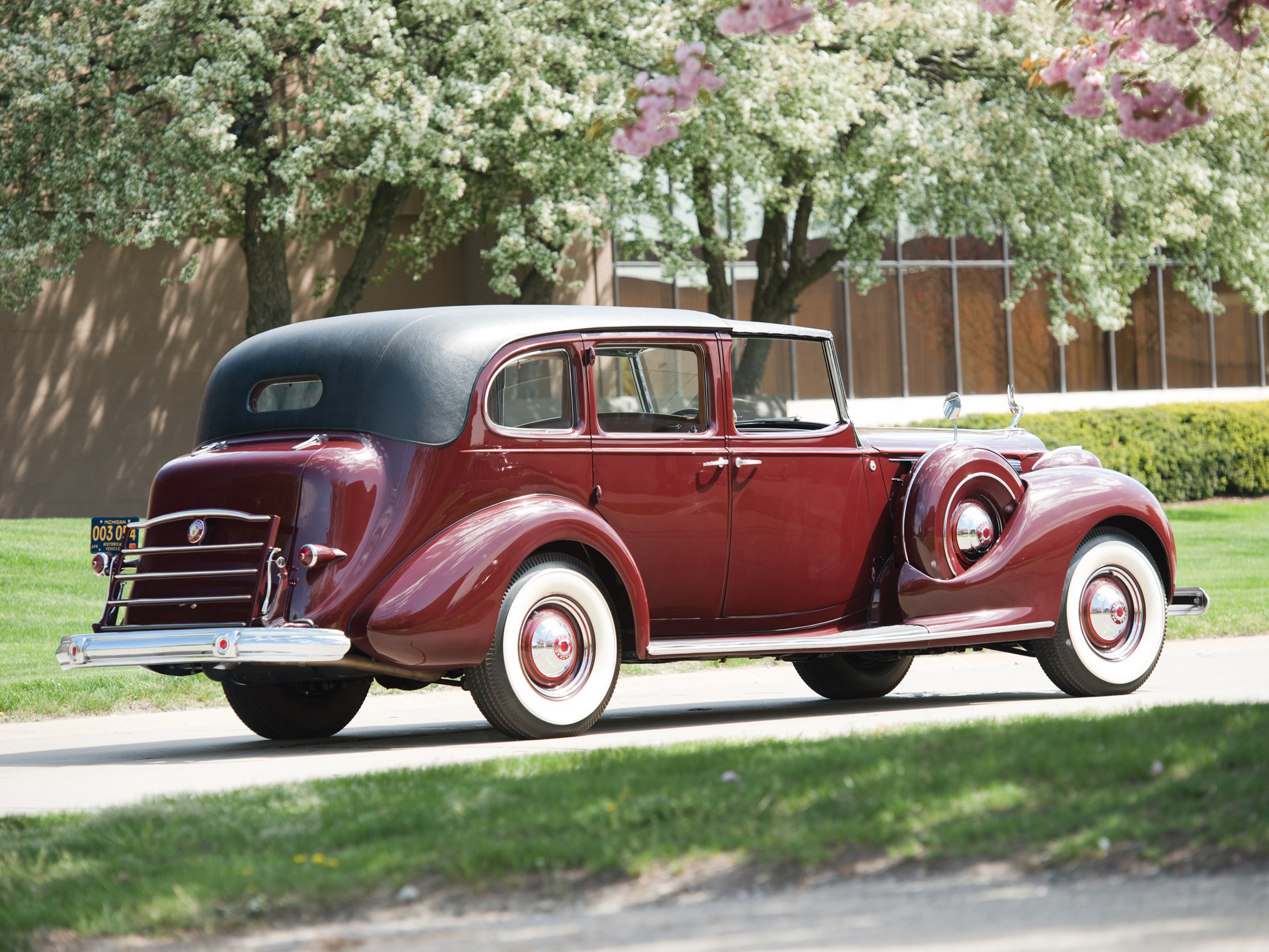 Паккард 1938 Twelve