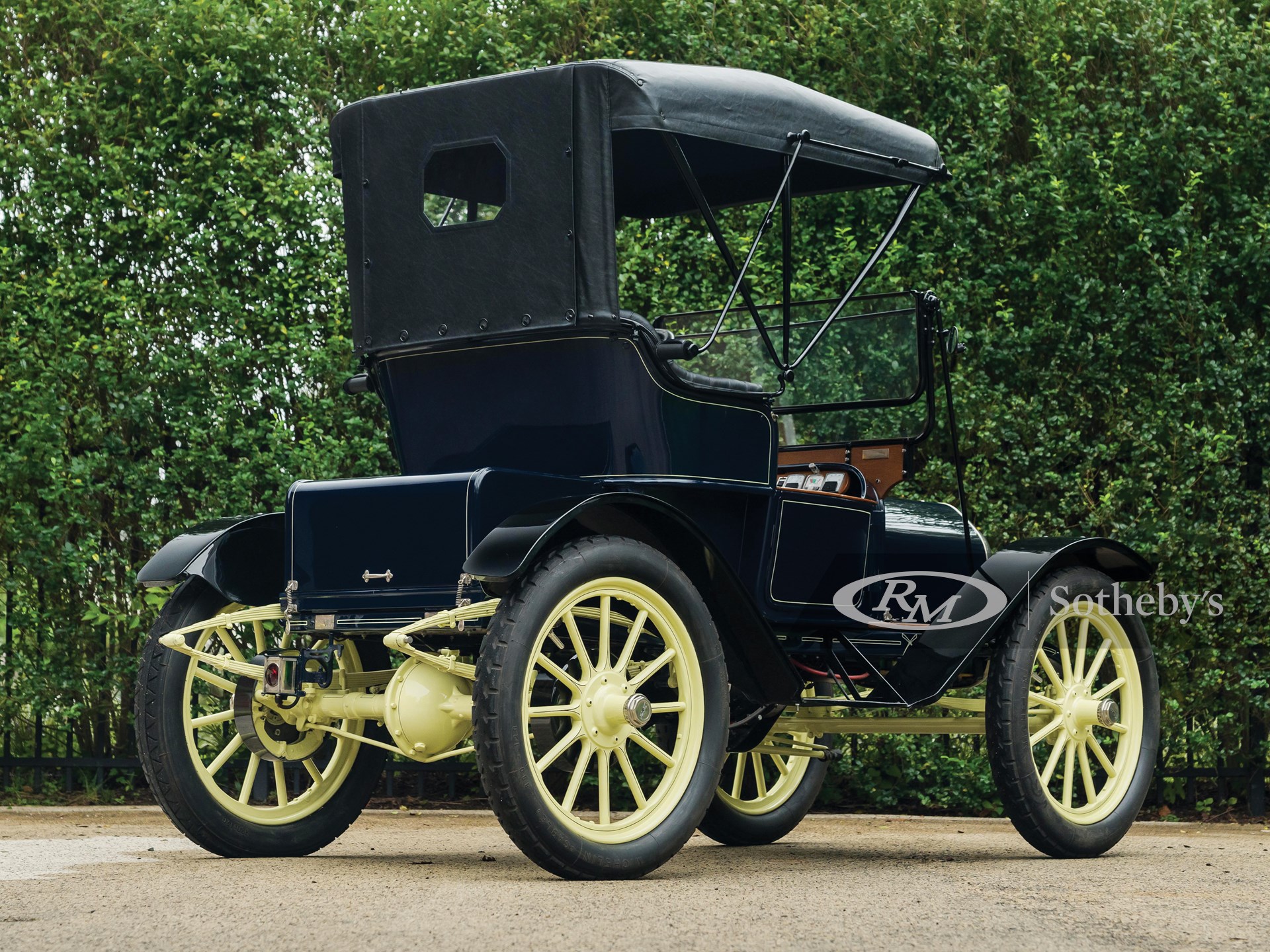 1912 Baker Electric Model W Runabout Hershey 2018 RM Auctions