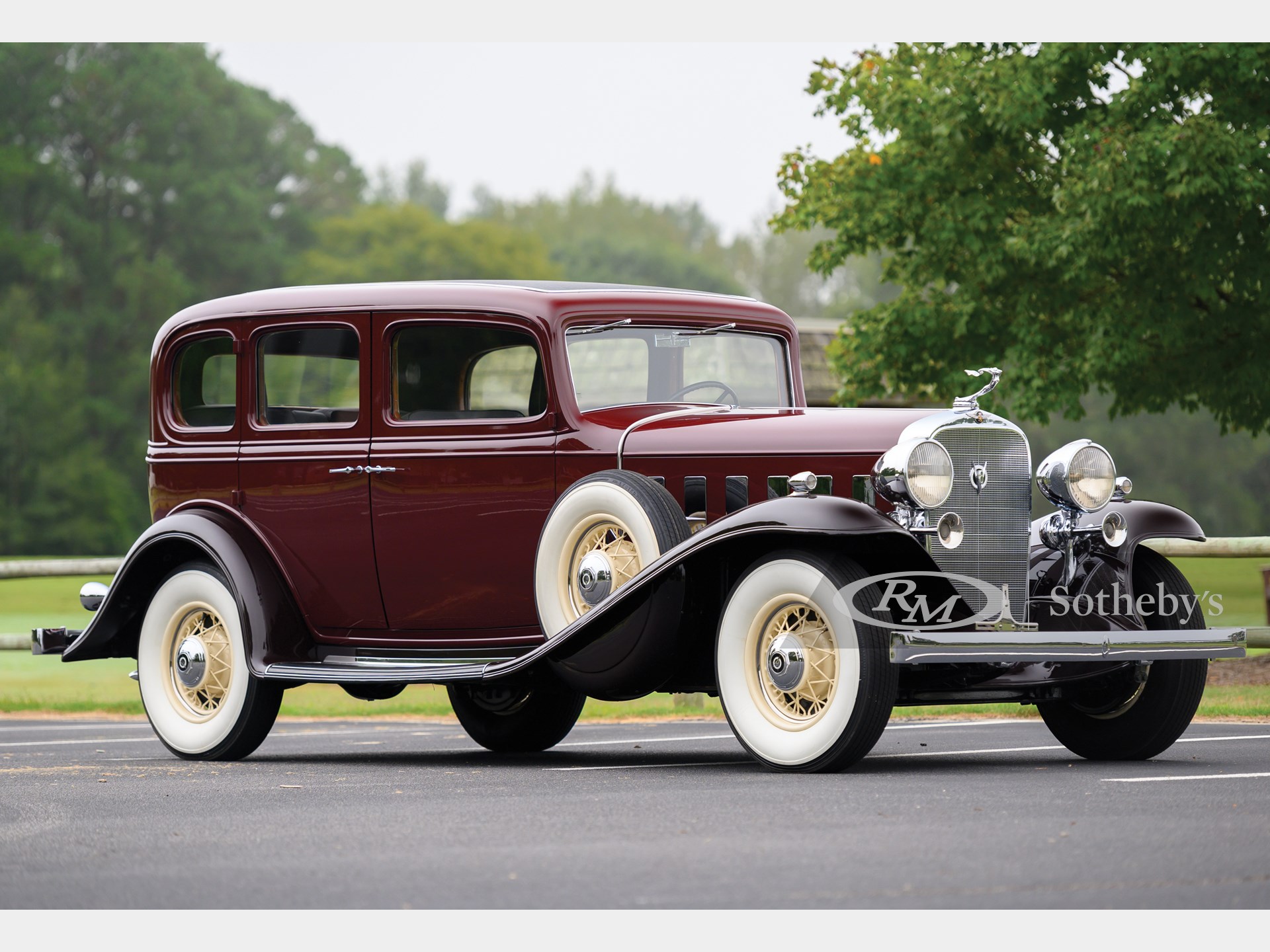 1932 Cadillac 355-B V-8 Standard Sedan | Hershey 2019 | RM Auctions