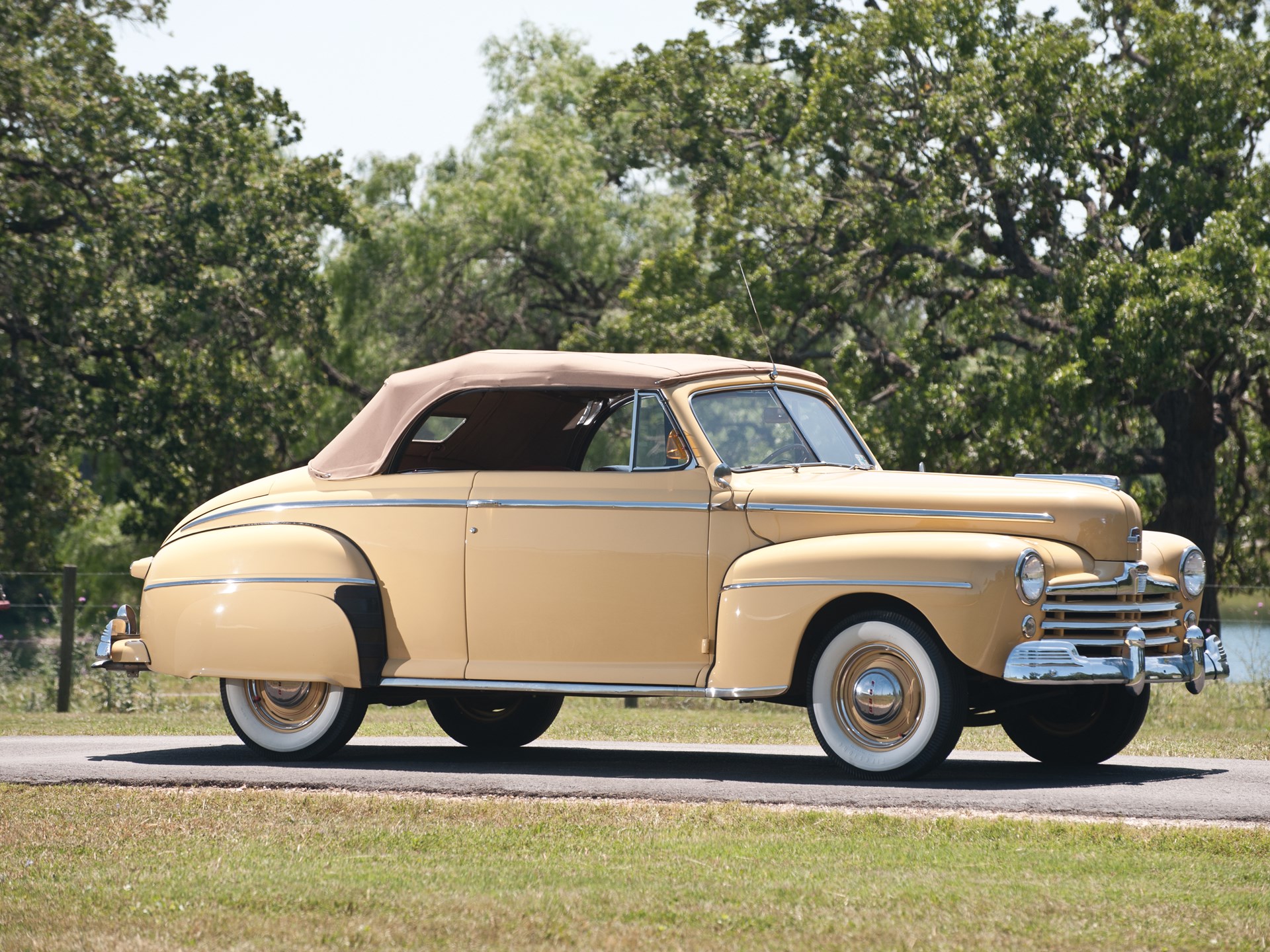 1947 Ford super Deluxe Convertible