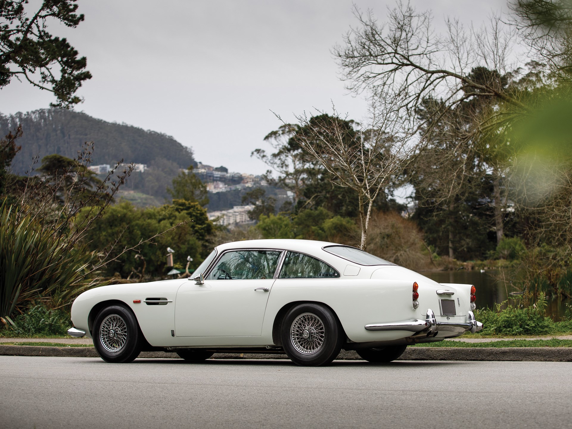 Aston martin db5 1964