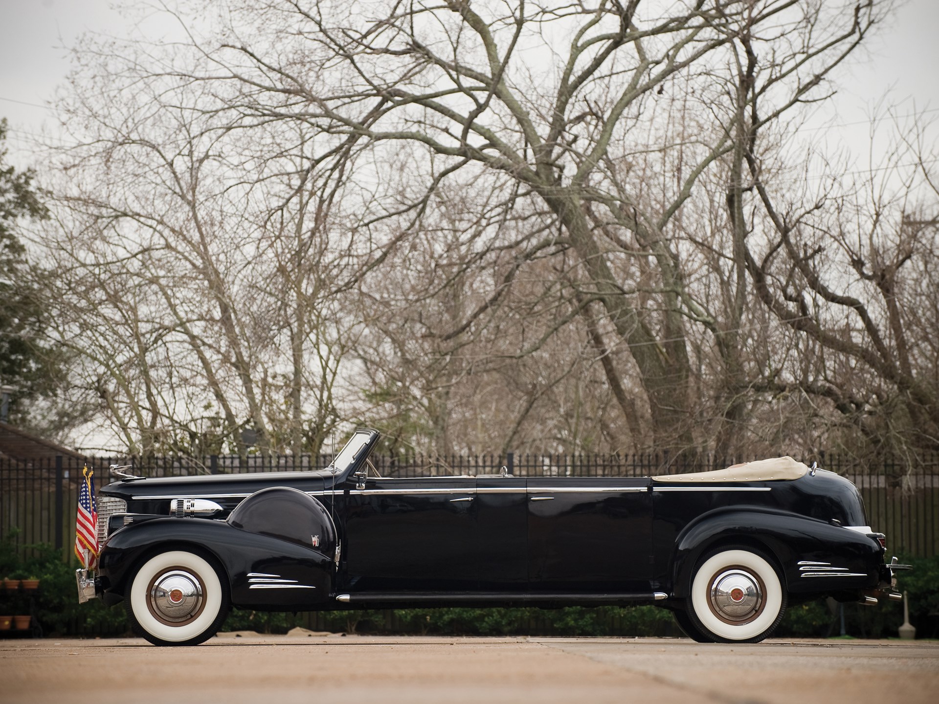 Cadillac v16 limousine